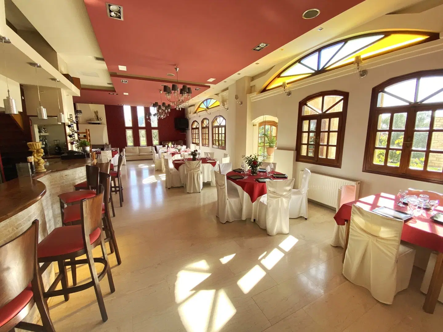 Kaiafas Lake Hotel Restaurant