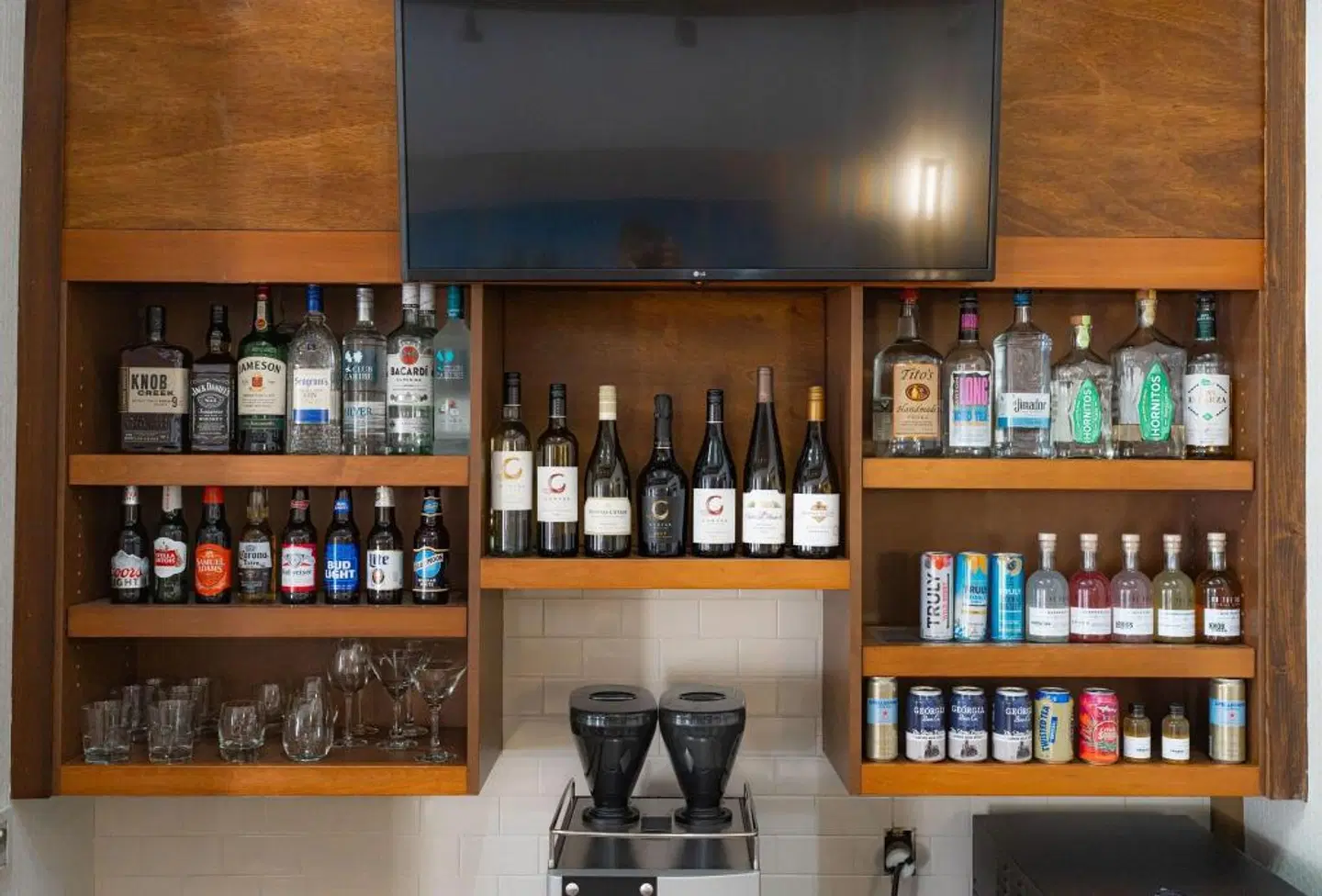 Hyatt Place Atlanta Airport-North Bar