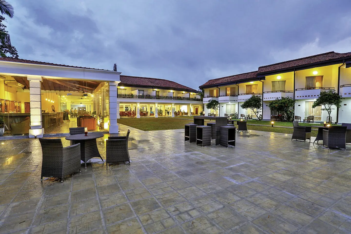 Hibiscus Beach Hotel EXTERIOR