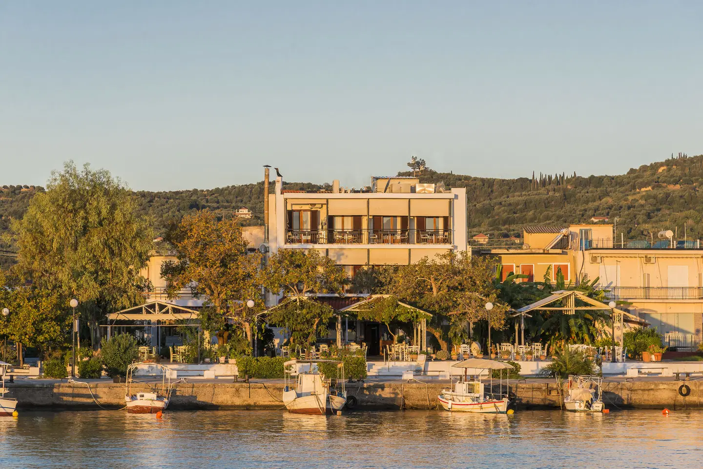 Akroyali Hotel & Restaurant EXTERIOR