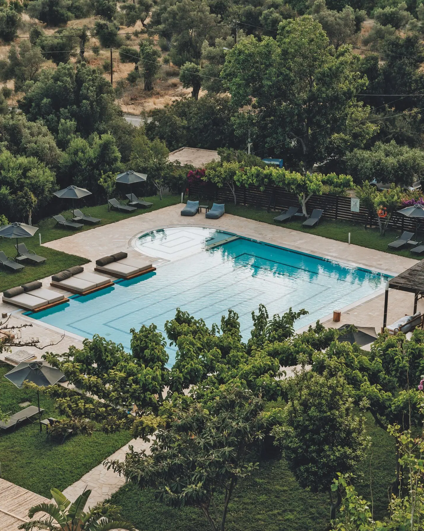 Paralos The Maxine OUTDOOR_POOL