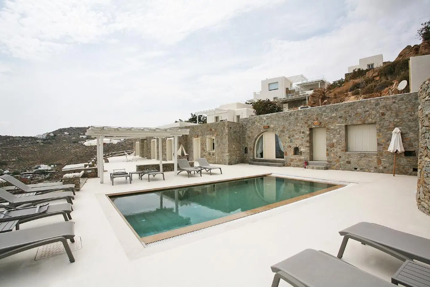 Atlantis Beach Residence MODEL_IMPRESSION