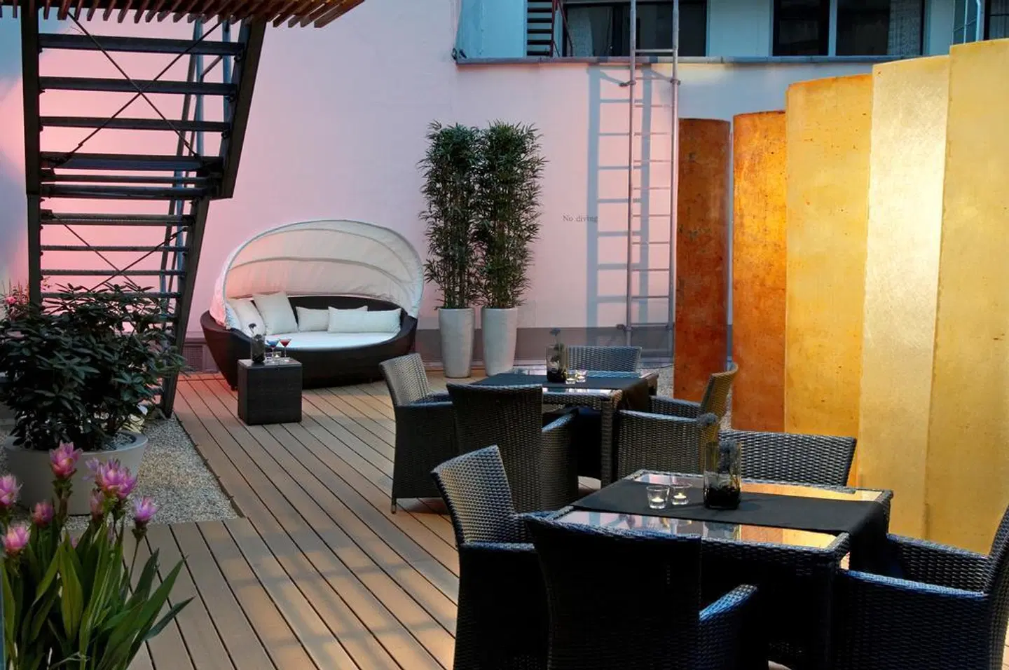 Hotel AMANO Düsseldorf Terrasse