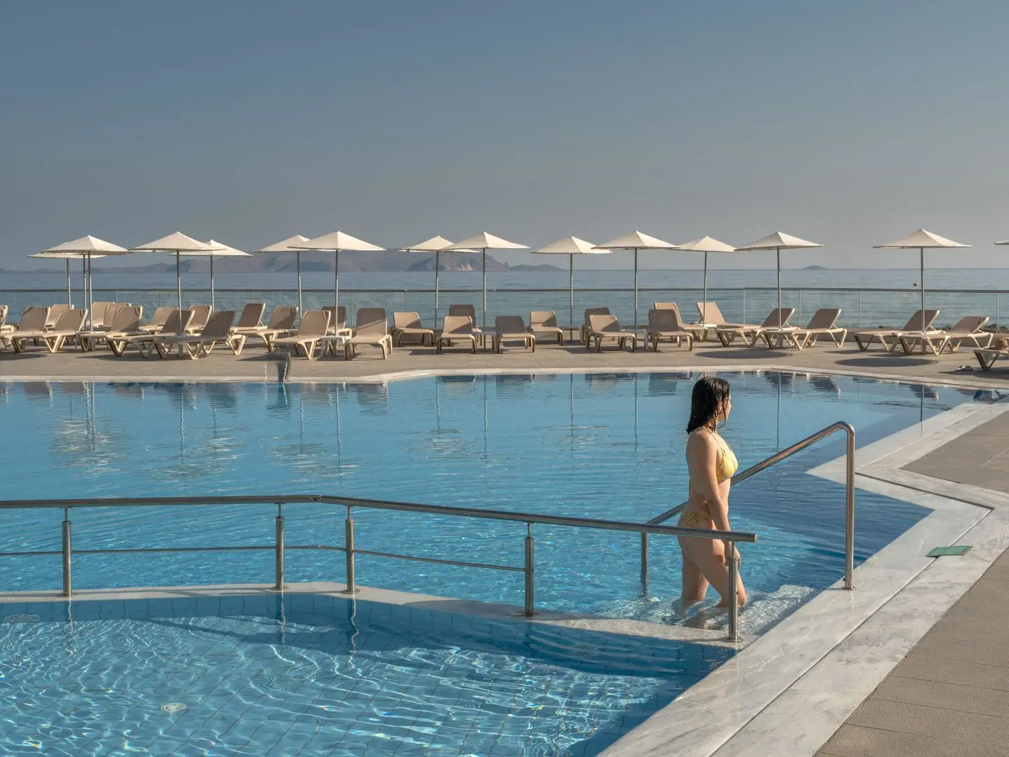 Themis Beach Hotel OUTDOOR_POOL