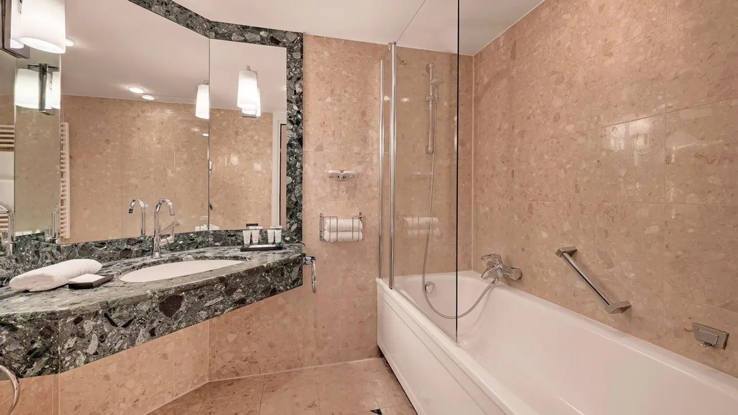 Bilderberg Bellevue Hotel Dresden Badezimmer