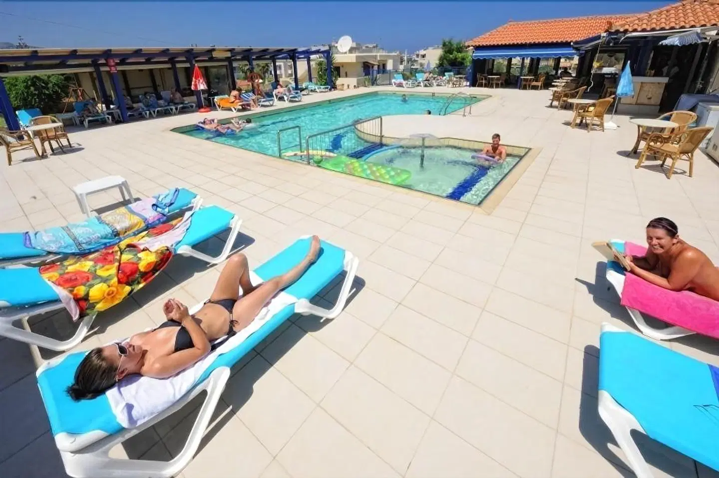 Sergiani Garden Hotel Apartments OUTDOOR_POOL