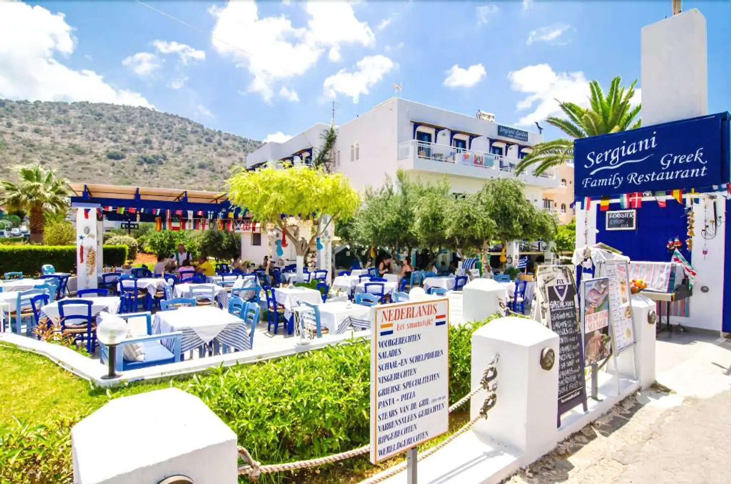 Sergiani Garden Hotel Apartments EXTERIOR