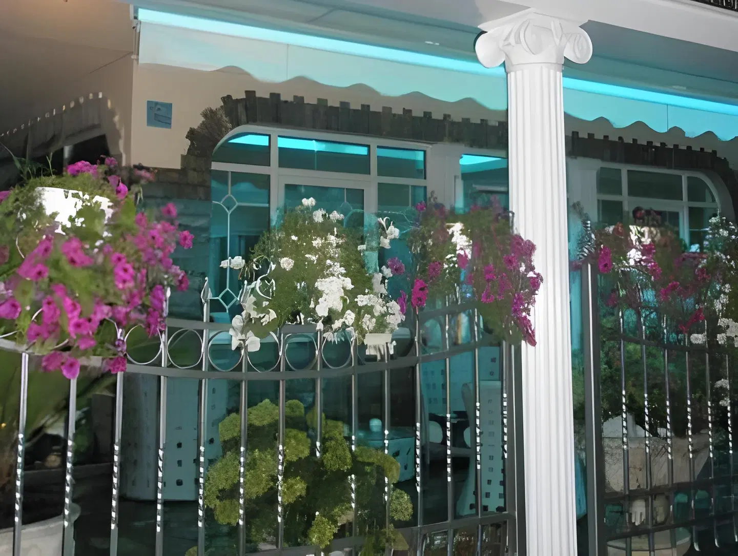 Blue Dream Hotel EXTERIOR