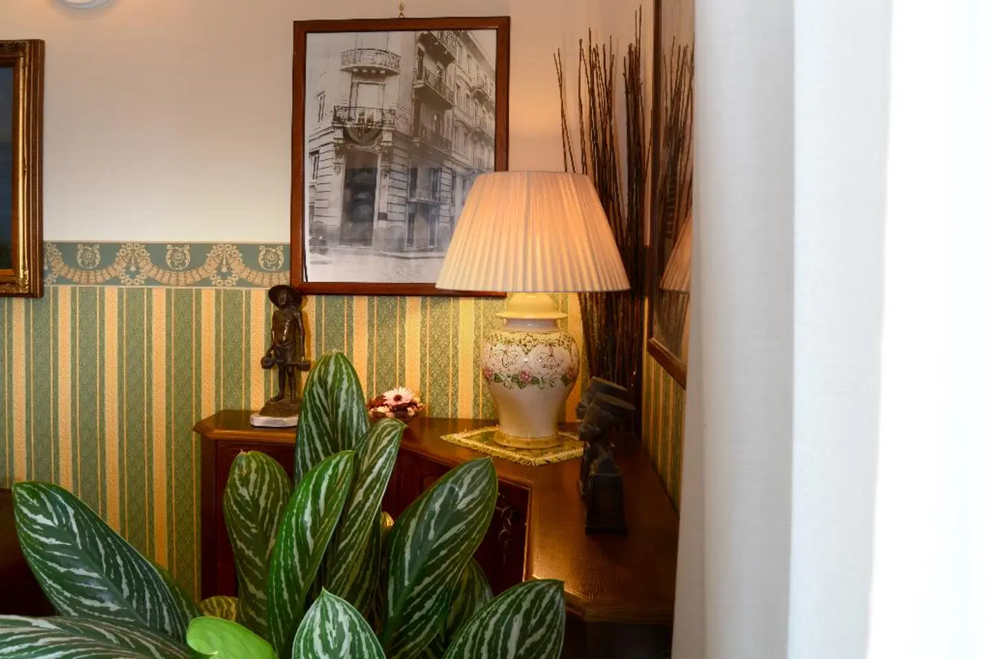 Pinto Storey Hotel ROOM_EXAMPLE