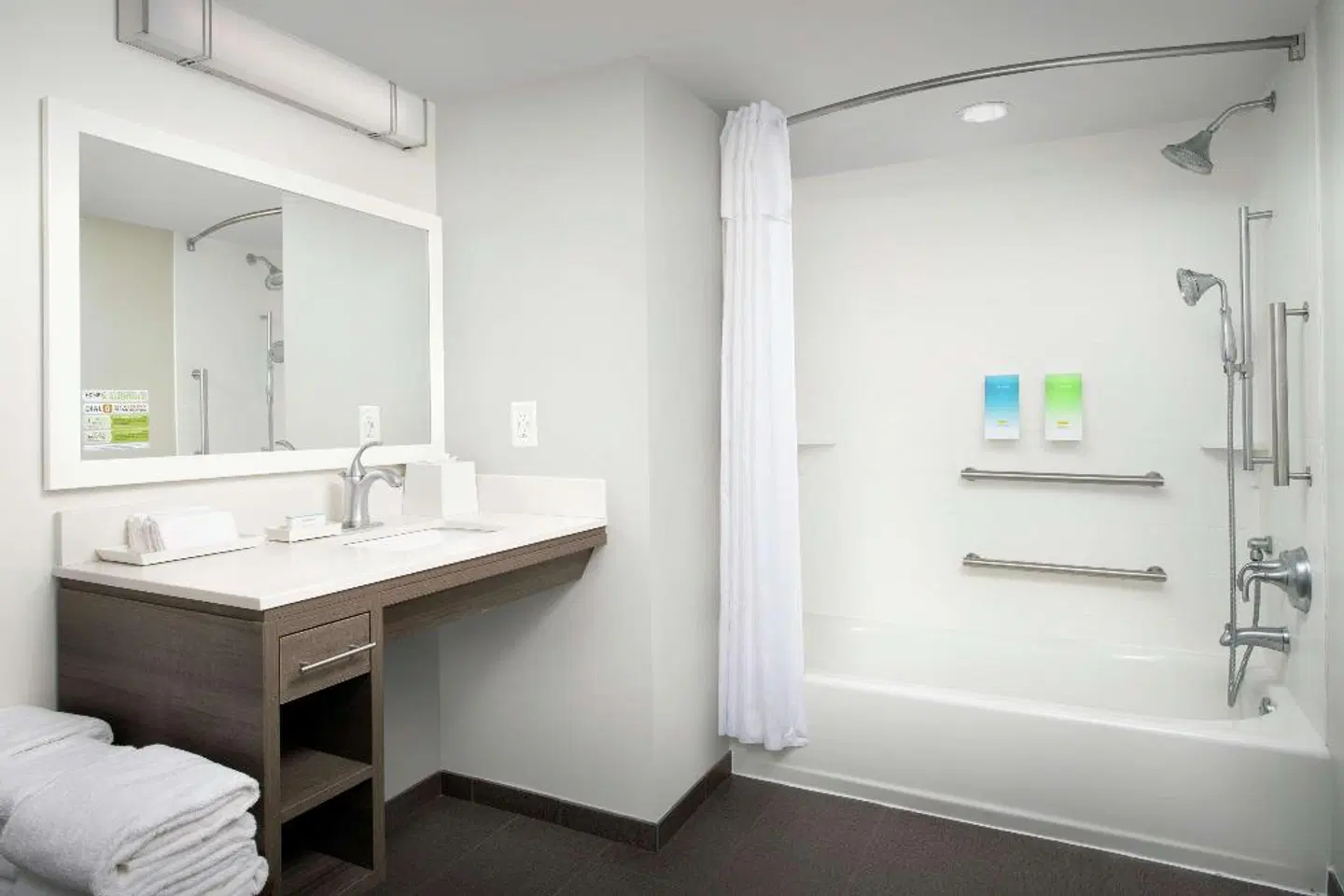 Home2 Suites by Hilton Atlanta Midtown Badezimmer