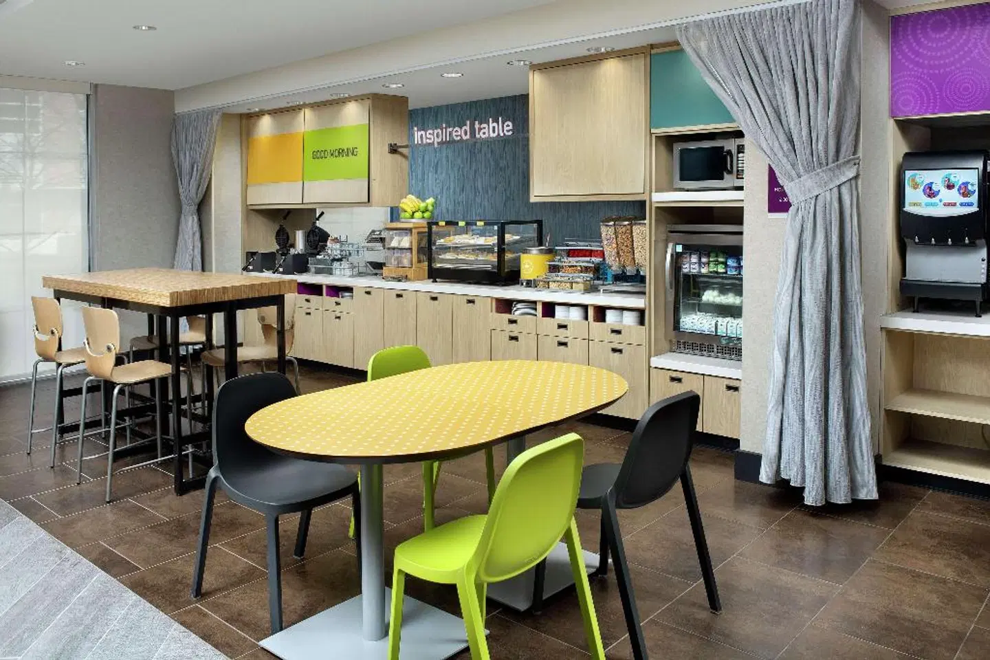 Home2 Suites by Hilton Atlanta Midtown Bar