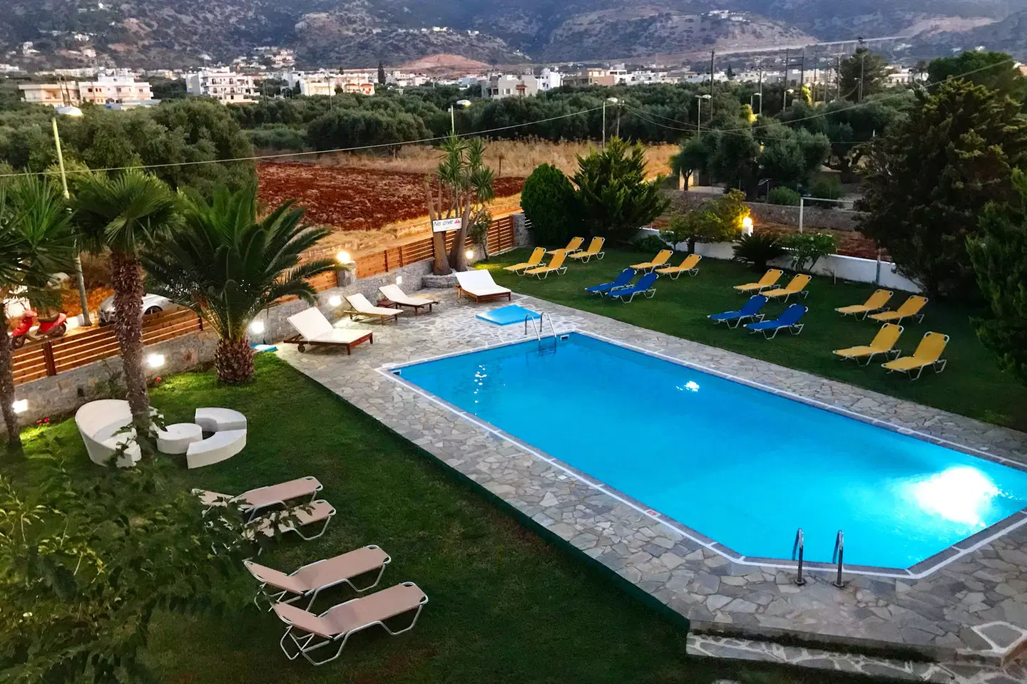 Marianna Studios OUTDOOR_POOL