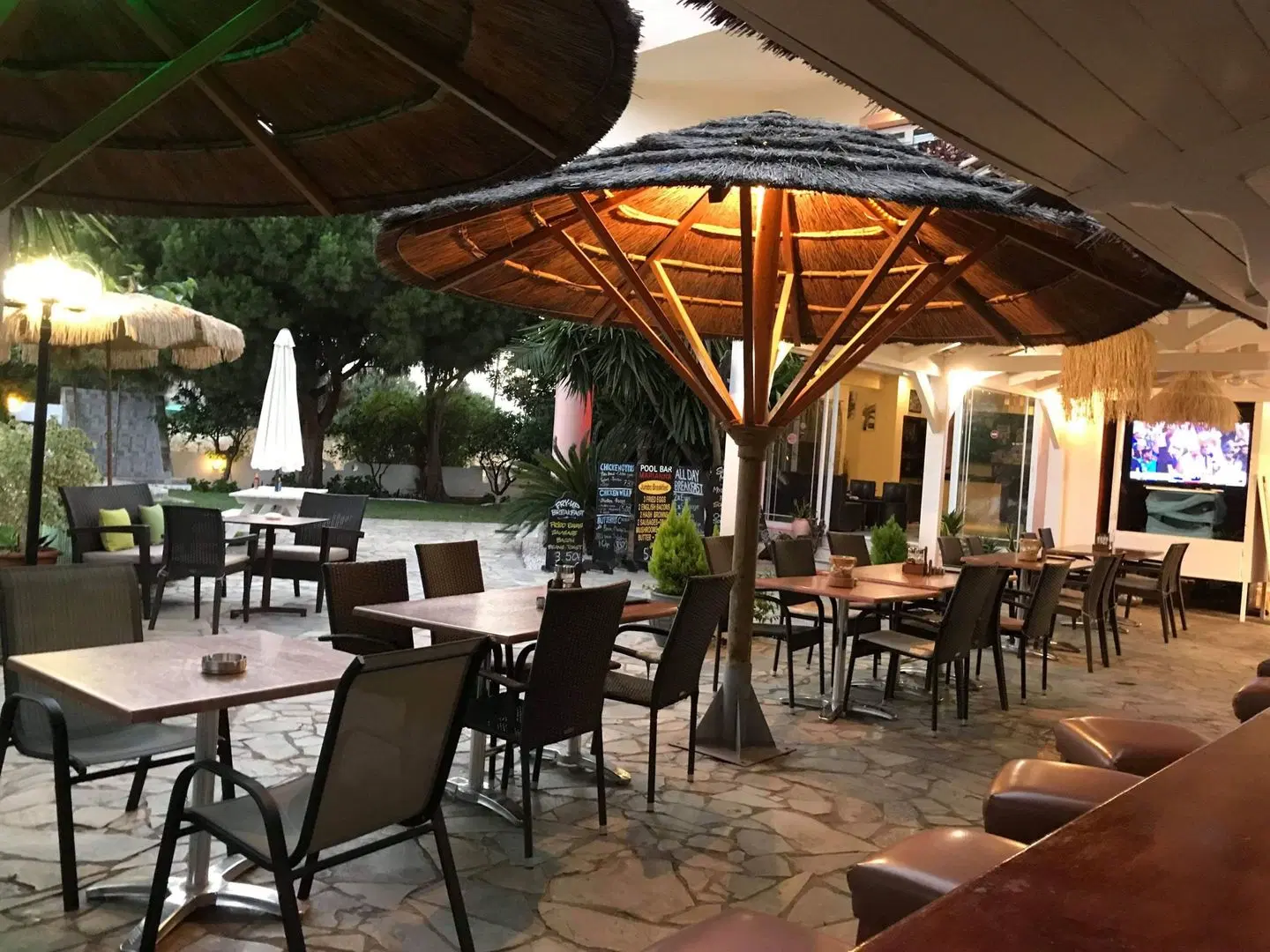 Marianna Studios Bar