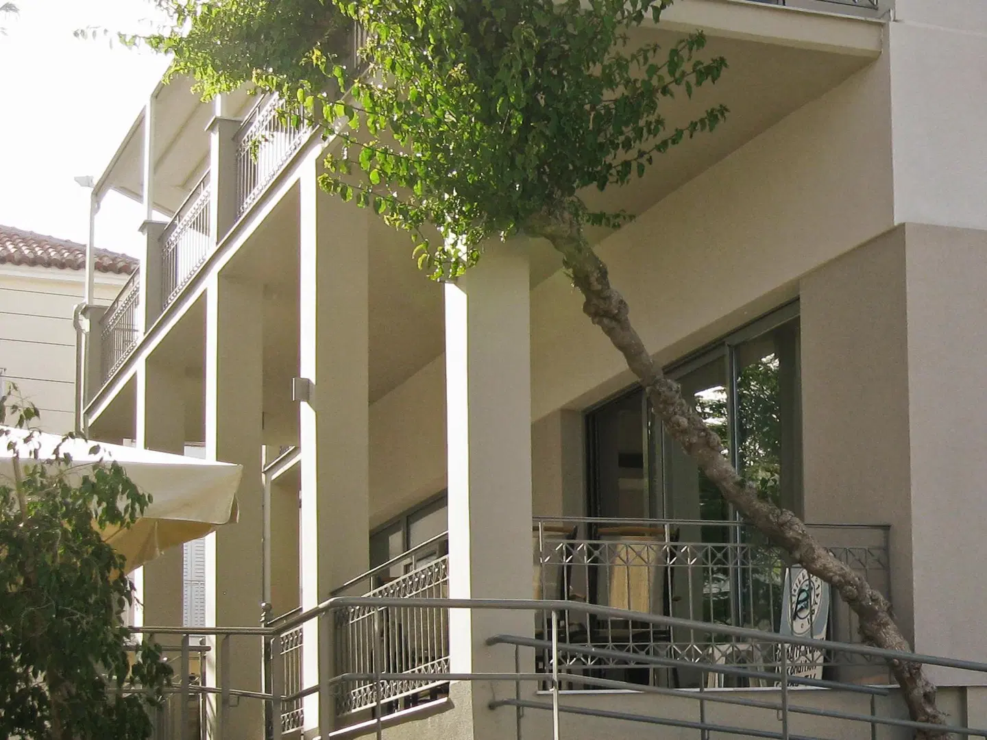 Achilles Hotel EXTERIOR