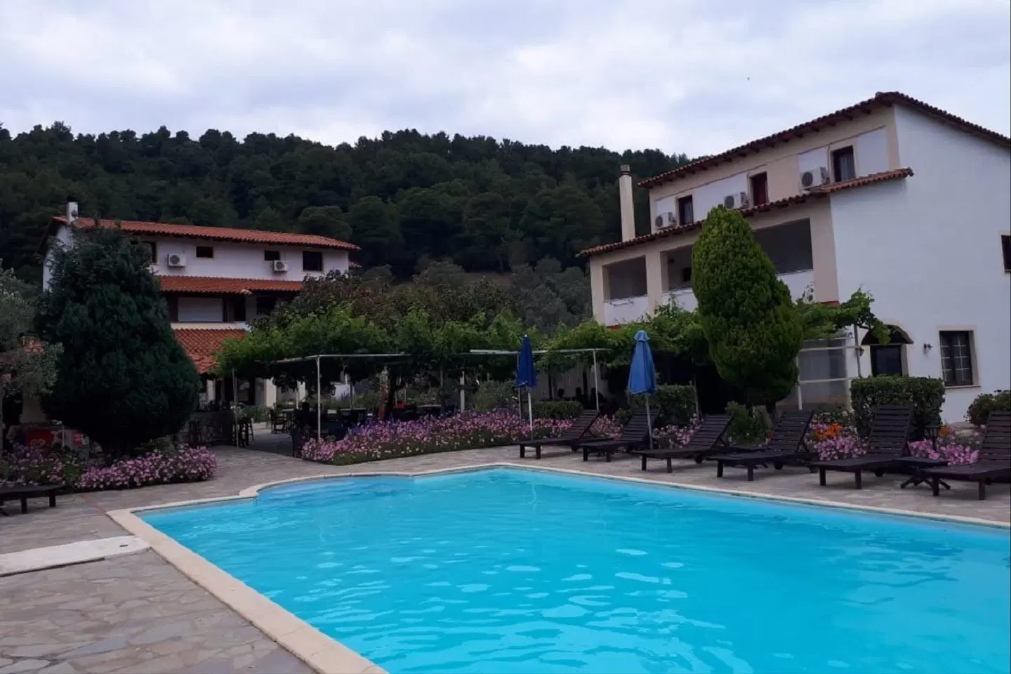 Angela Villa OUTDOOR_POOL