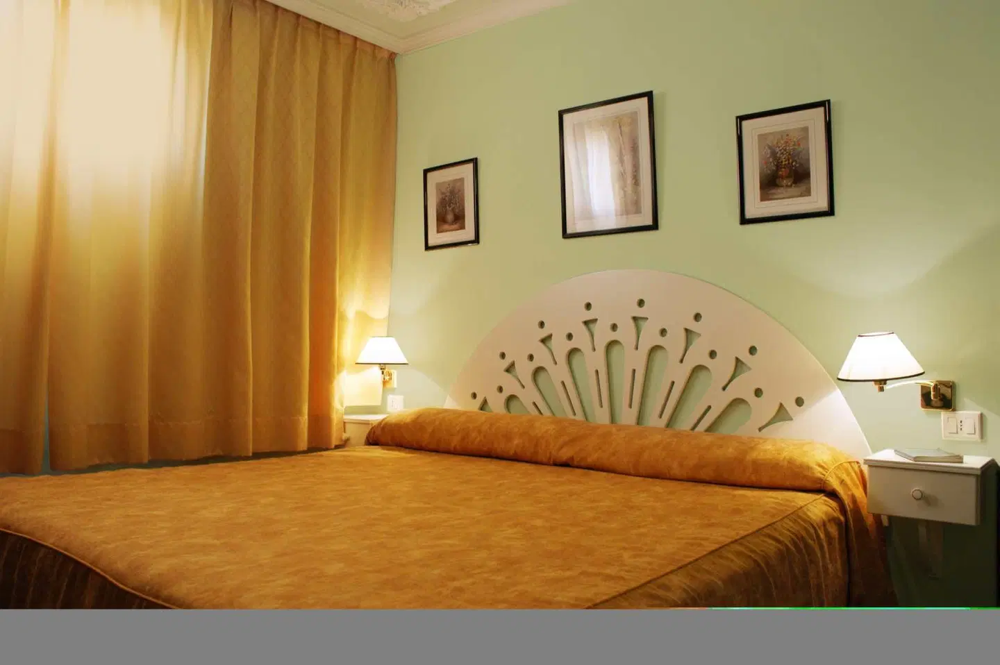 Rey Carlos ROOM_EXAMPLE