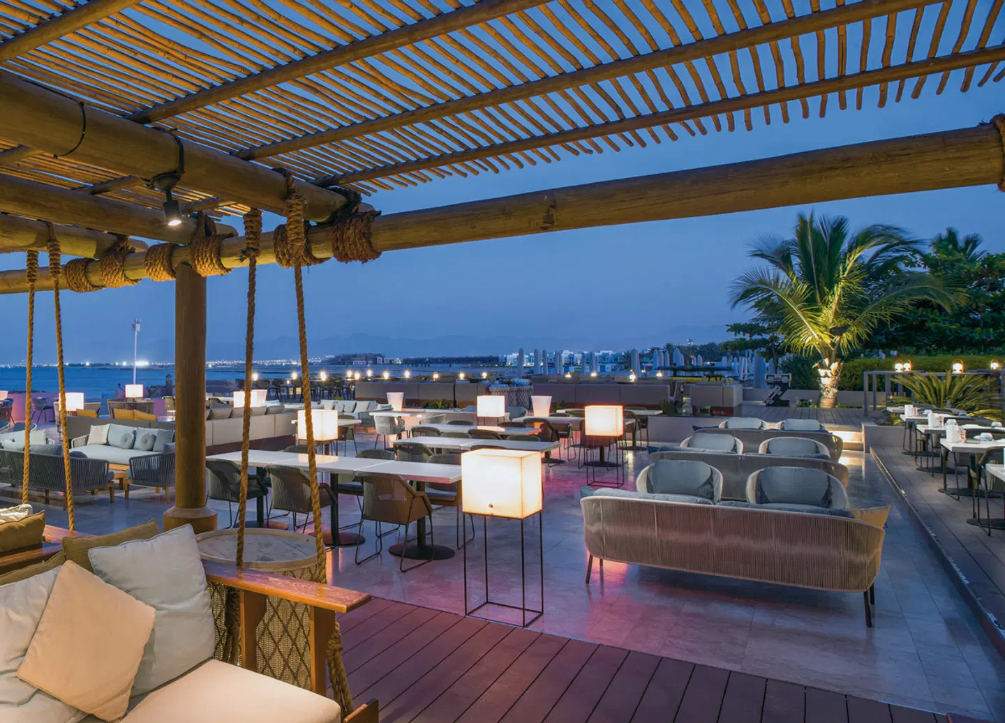 Kempinski Hotel Muscat Bar