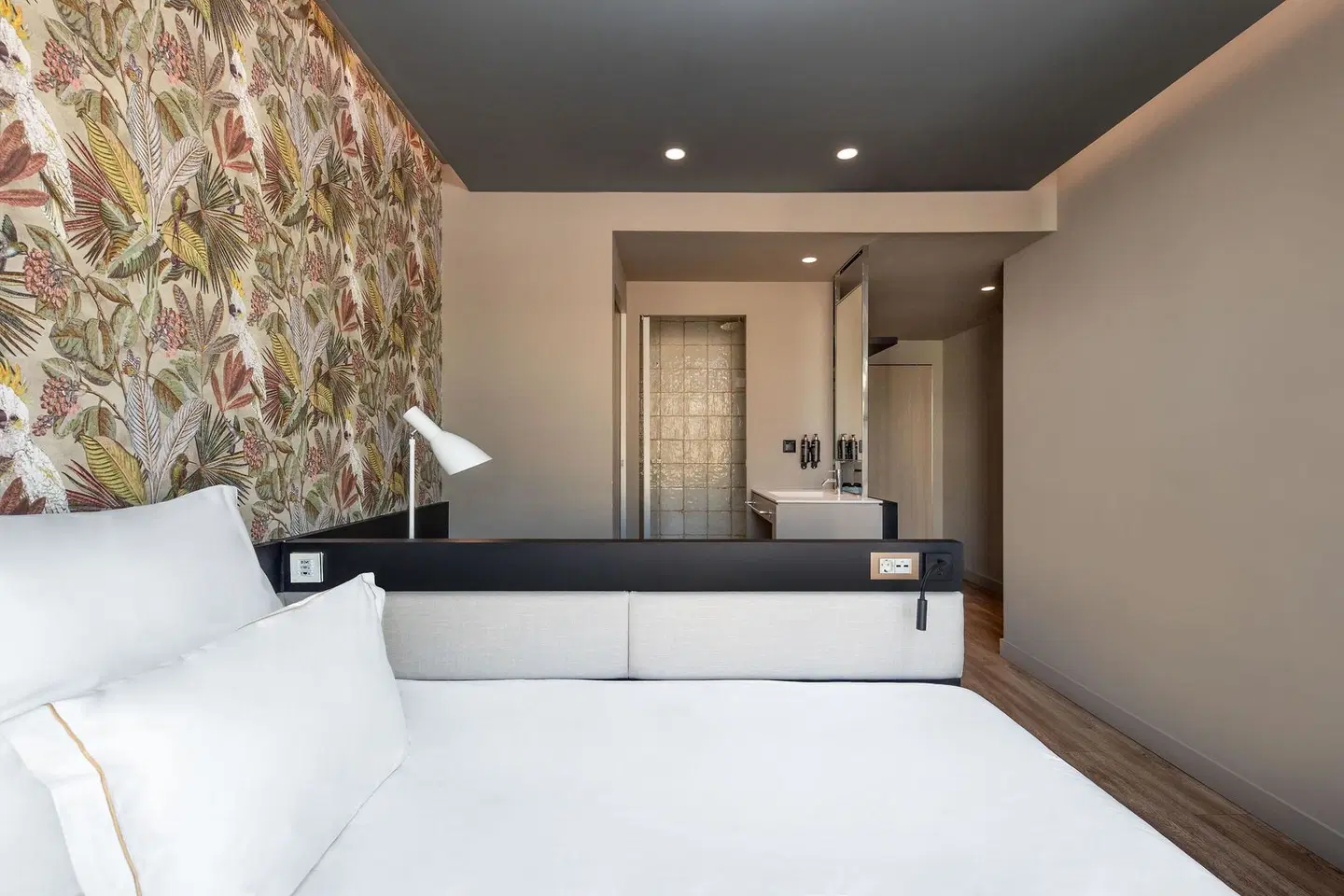 Casual Kubic Athens ROOM_EXAMPLE