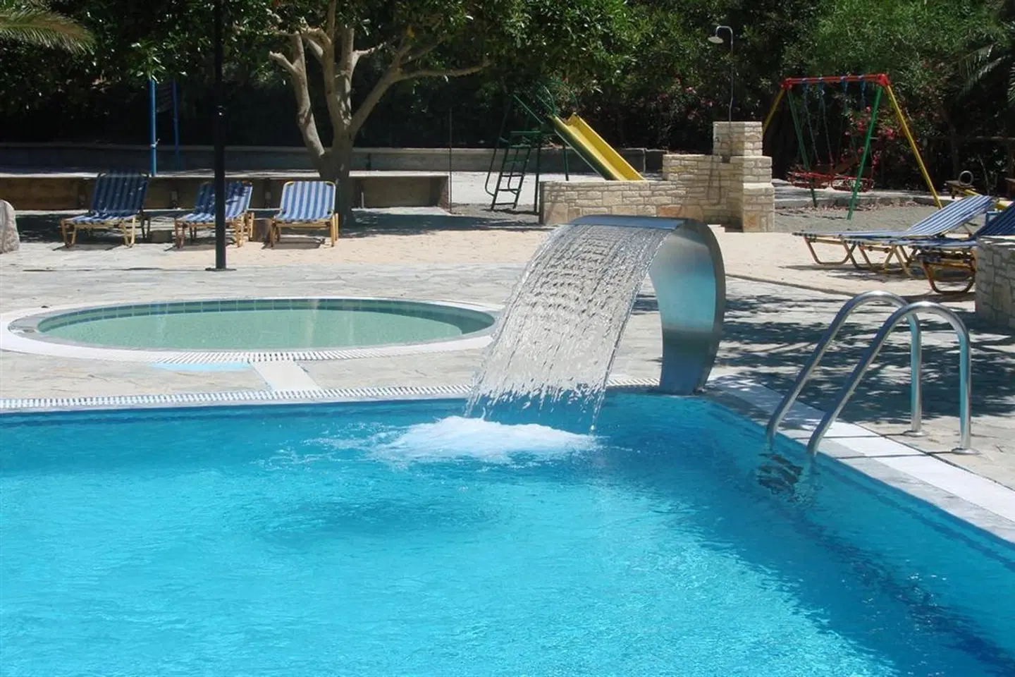 Neos Ikaros OUTDOOR_POOL