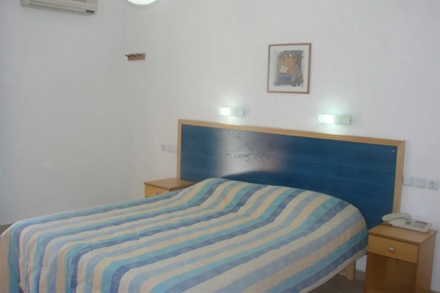 Neos Ikaros ROOM_EXAMPLE