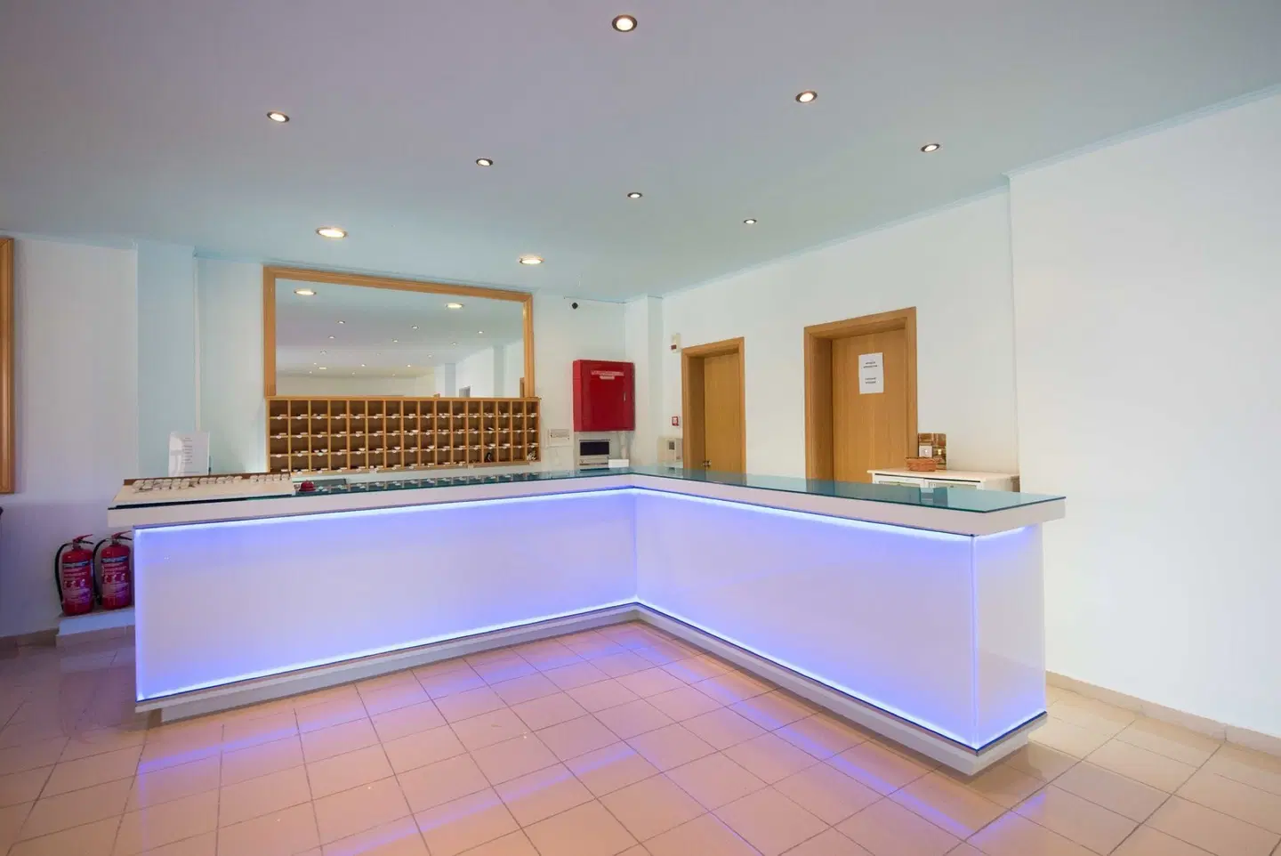 Silver Beach Hotel Hallenbad