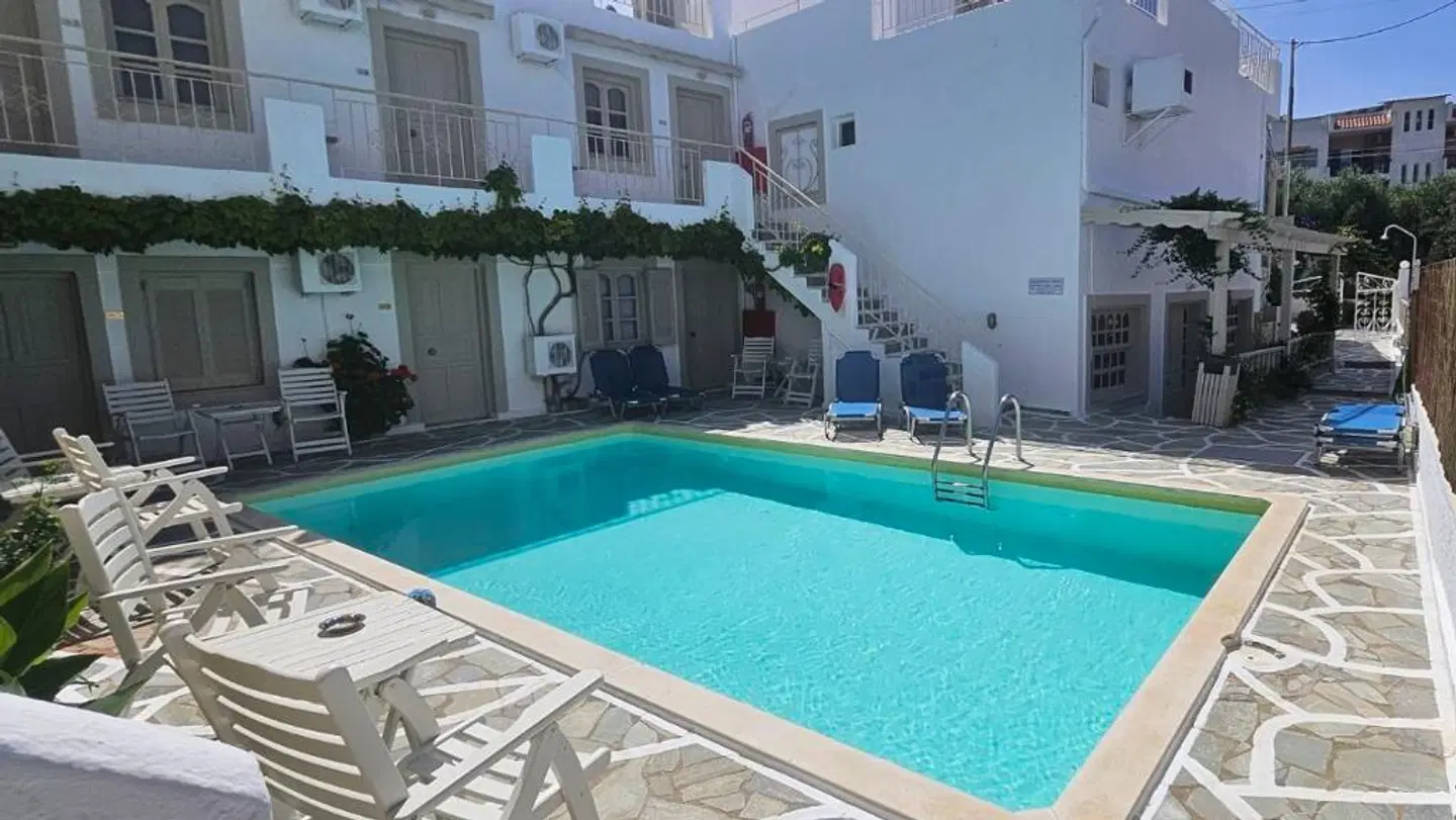 Hesperia Apartments OUTDOOR_POOL