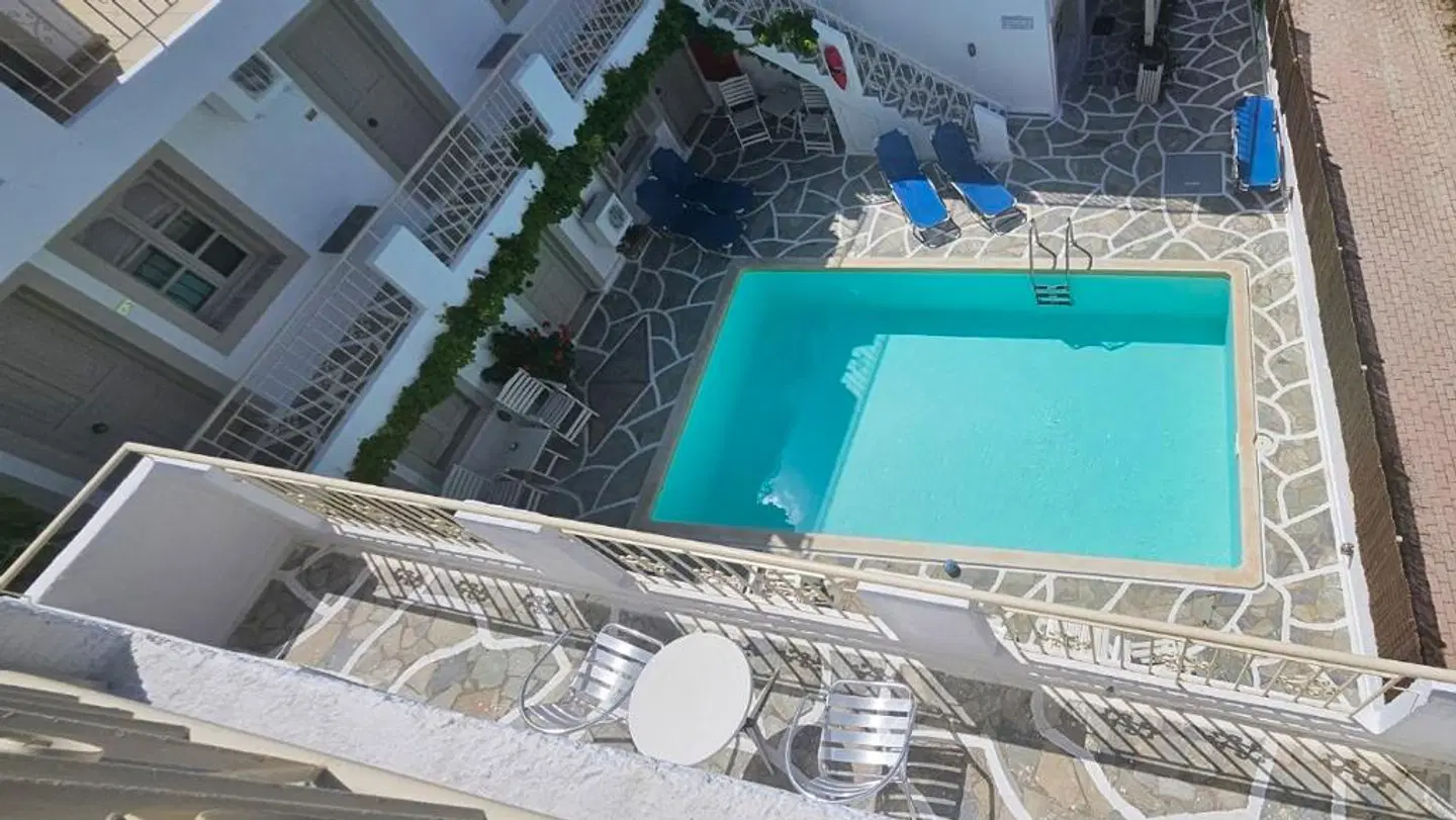 Hesperia Apartments OUTDOOR_POOL