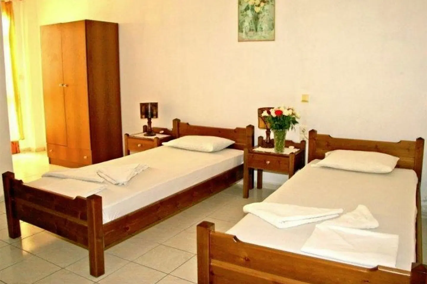 Litsa Efi ROOM_EXAMPLE