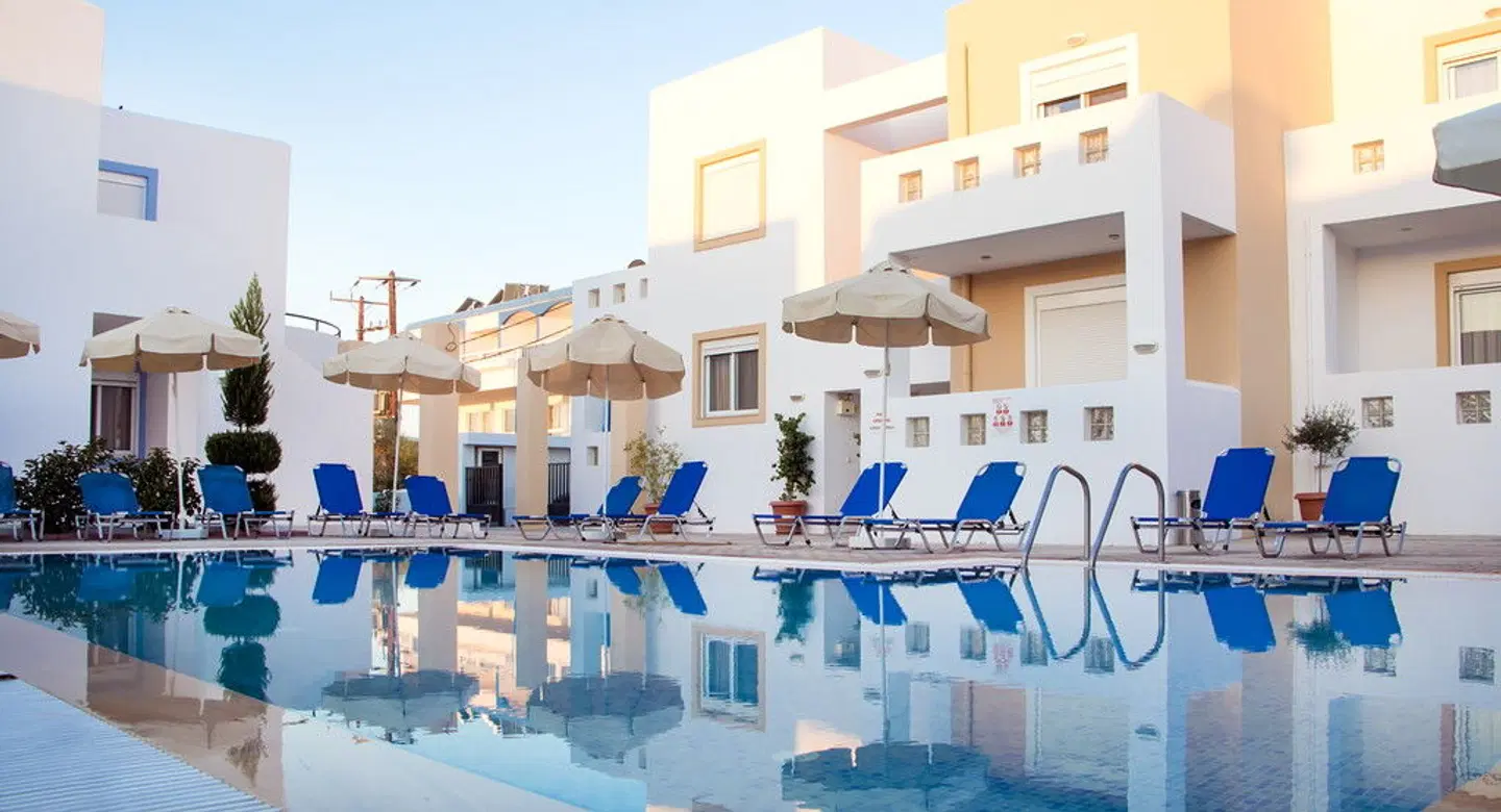 Gennadi Gardens Apartments OUTDOOR_POOL