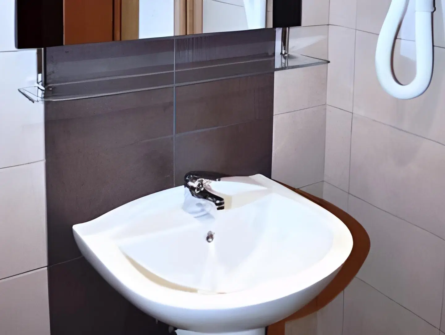 Emerald Hotel Badezimmer