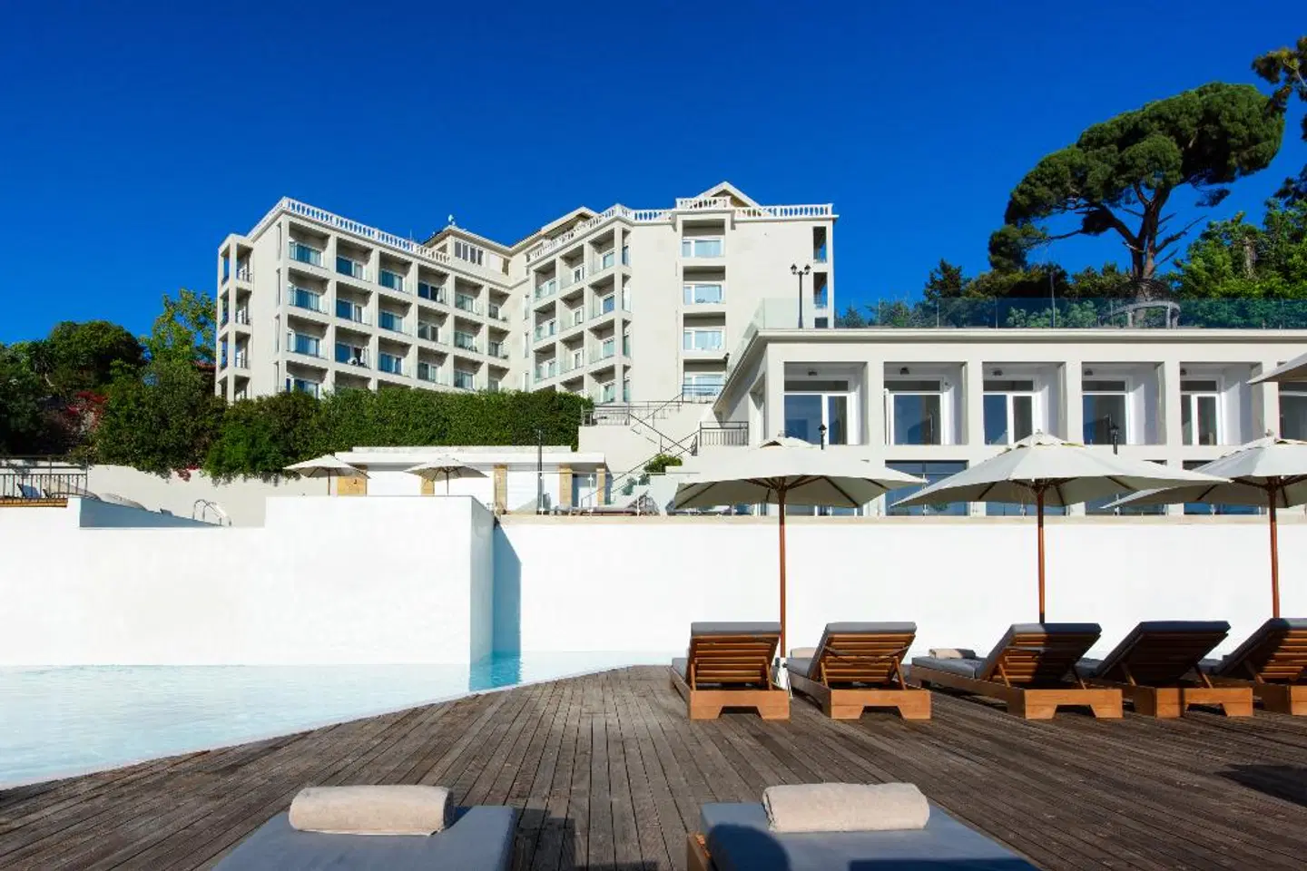 The Royal Grand Hotel OUTDOOR_POOL