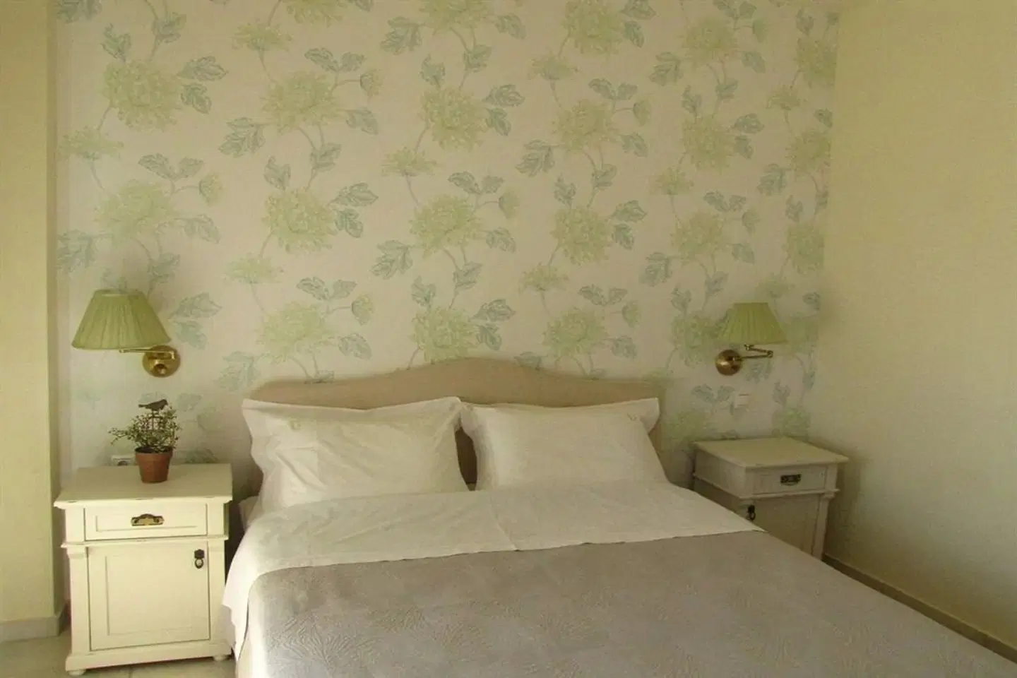 Almyra HEALTH_BEAUTY