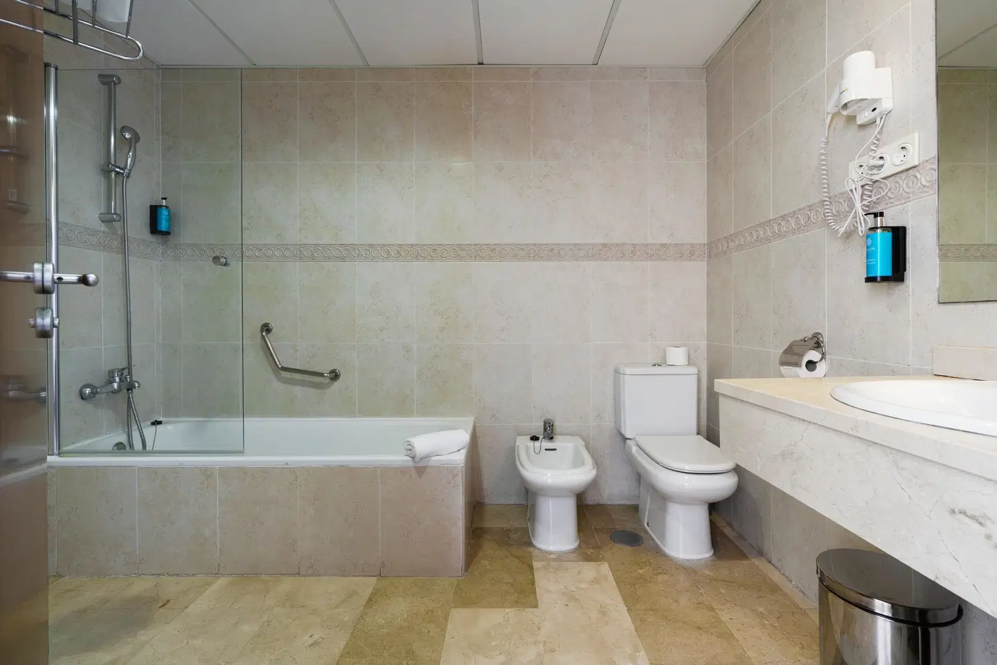 AluaSun Lago Rojo Badezimmer