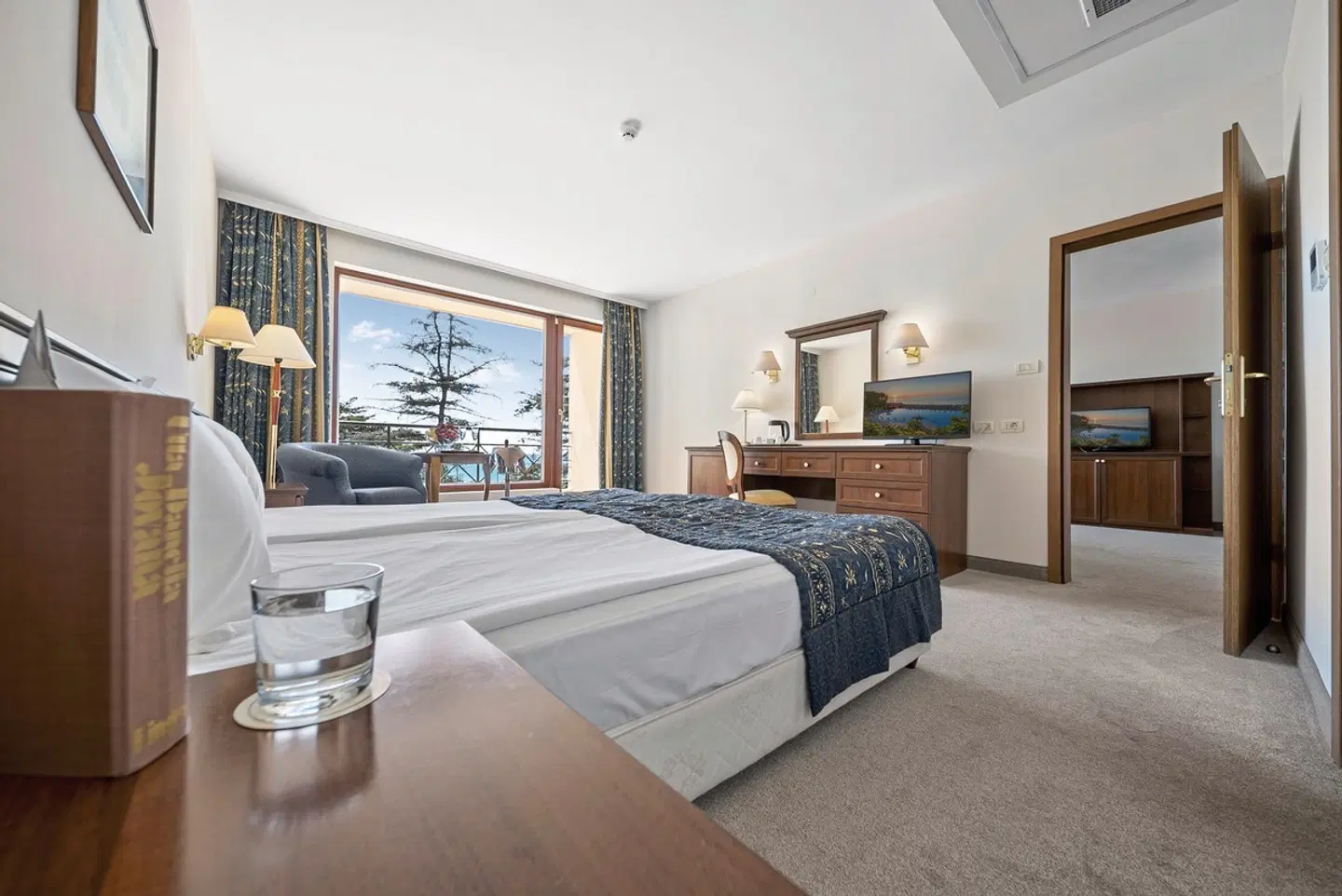 HVD Riviera Beach Hotel ROOM_EXAMPLE