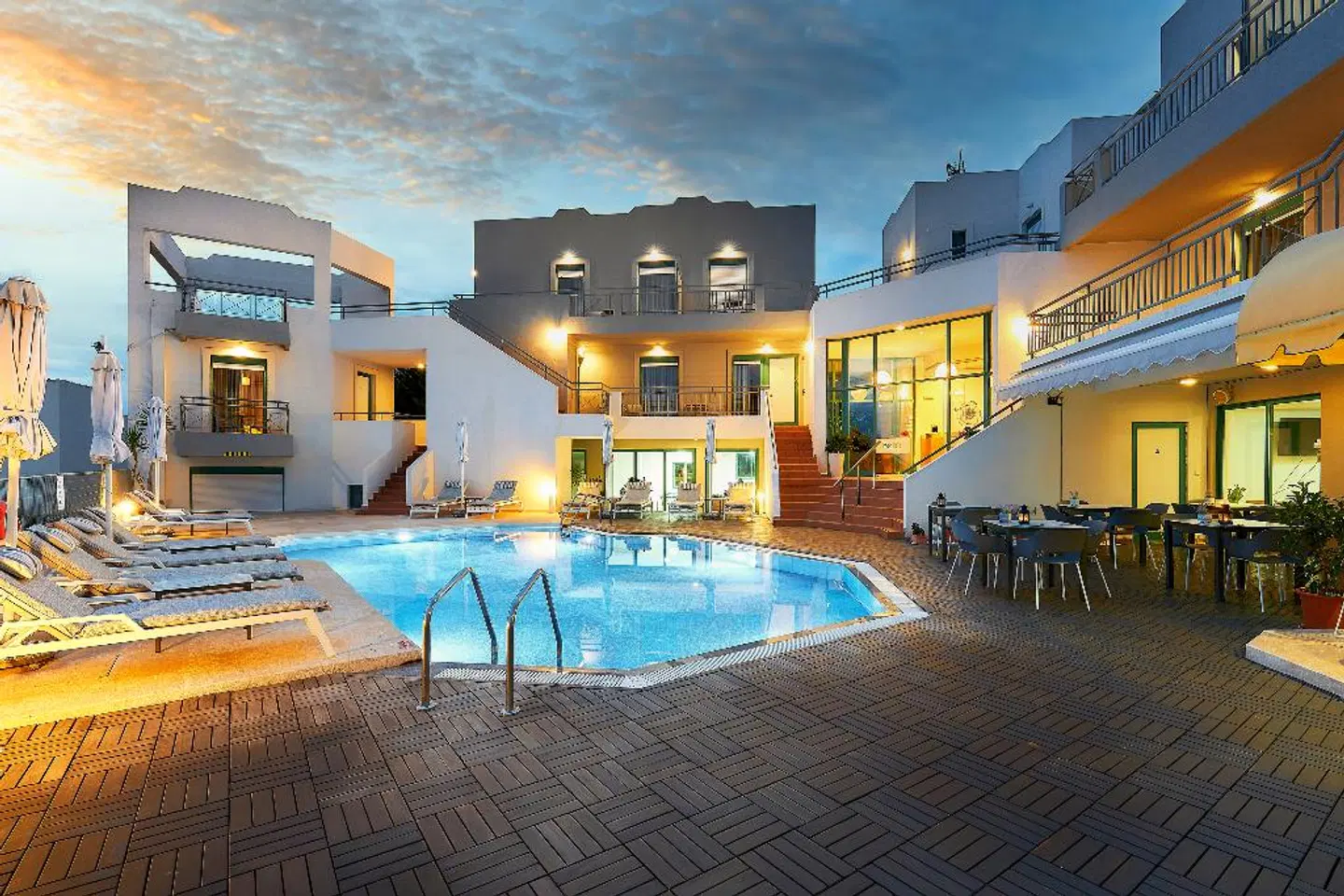 Bella Vista OUTDOOR_POOL