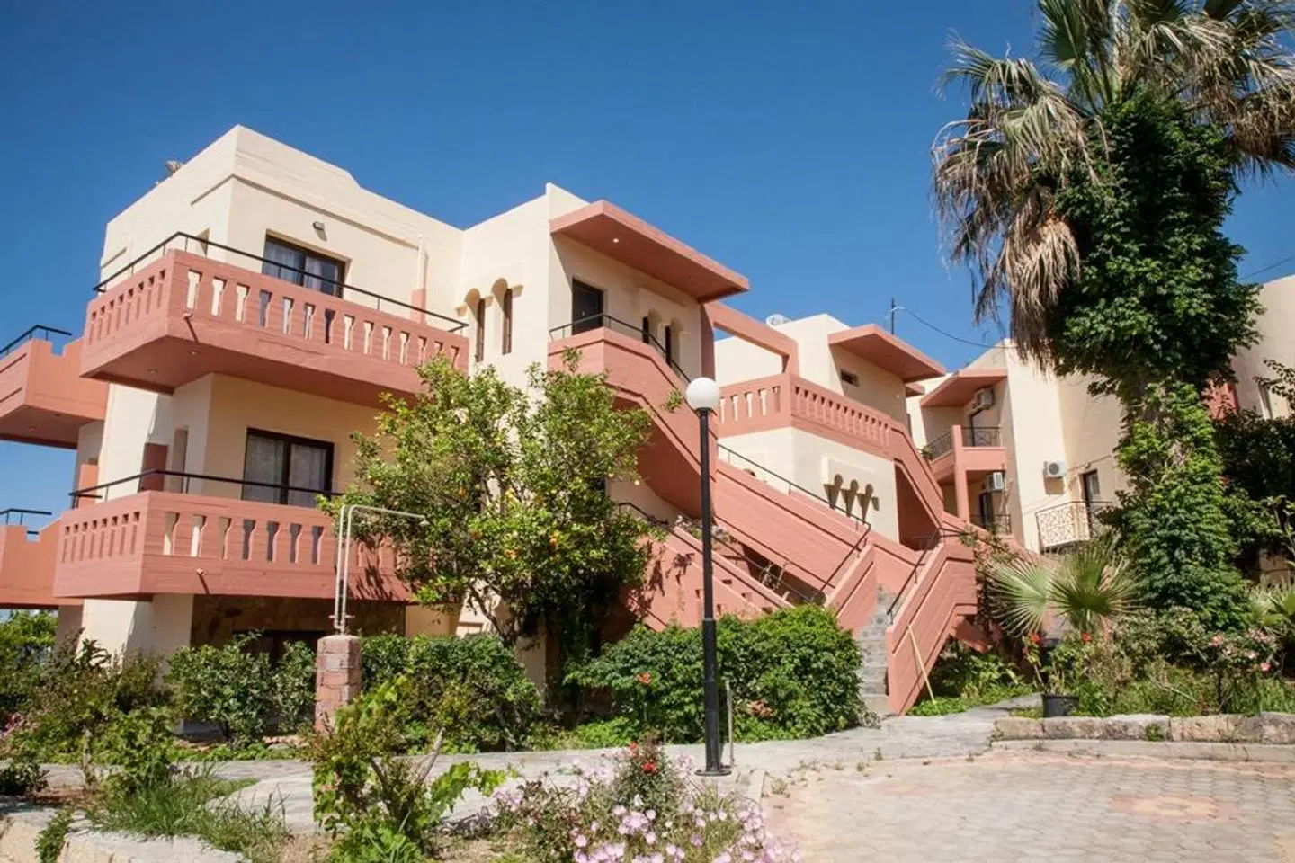 Ekavi Apartments EXTERIOR