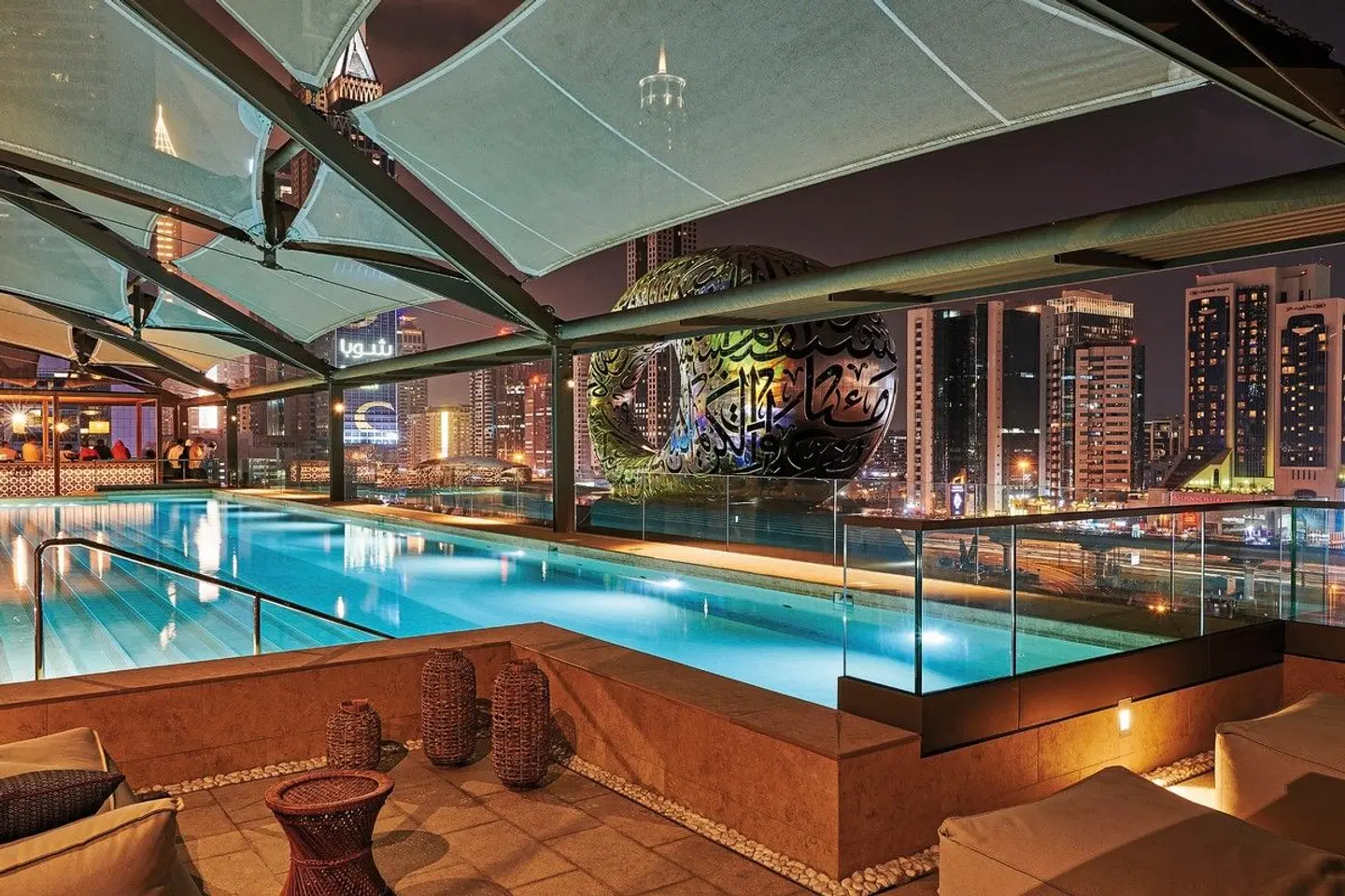 25hours Dubai One Central Hallenbad