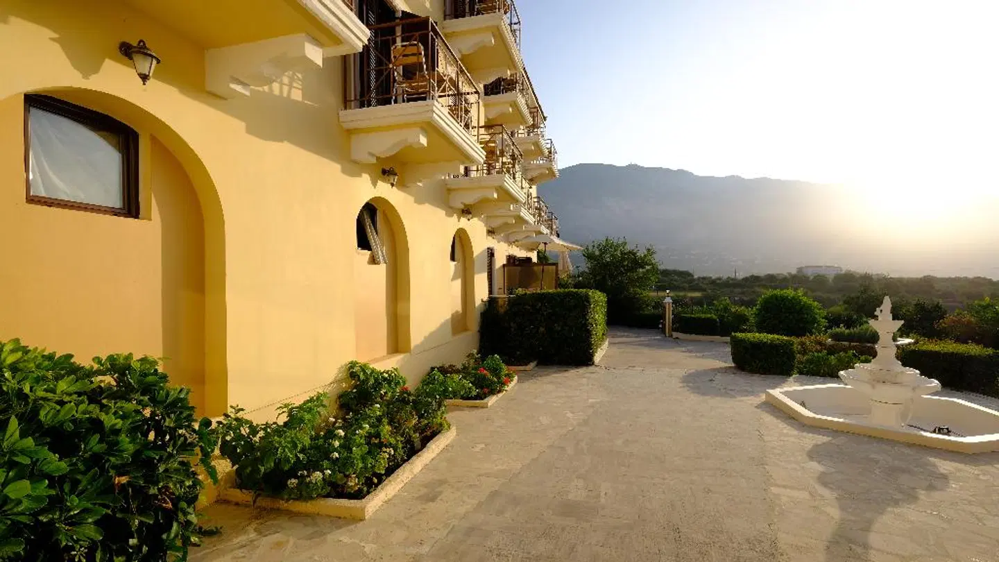 Karavados Beach Hotel EXTERIOR