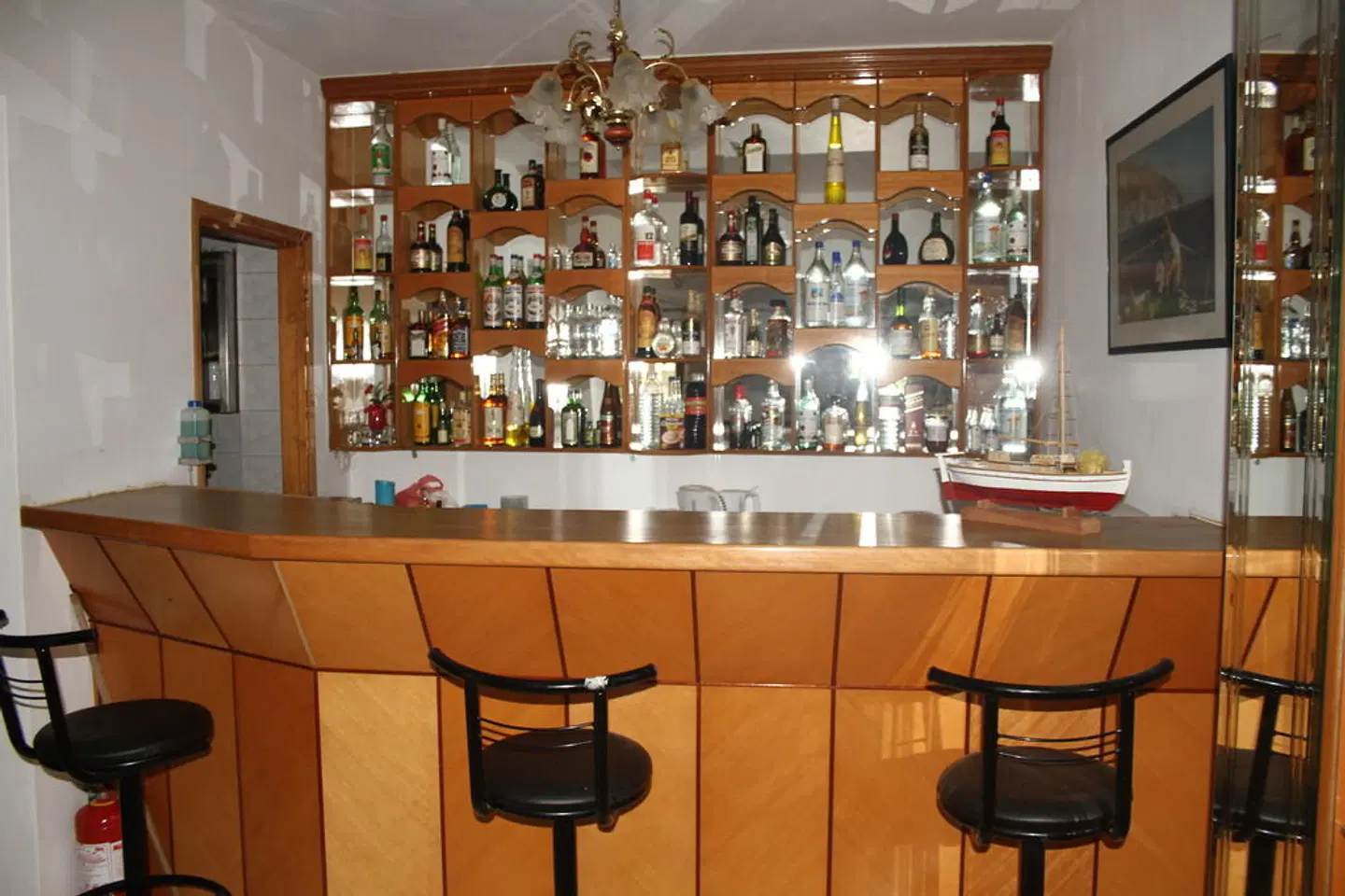 Balaskas Hotel Bar