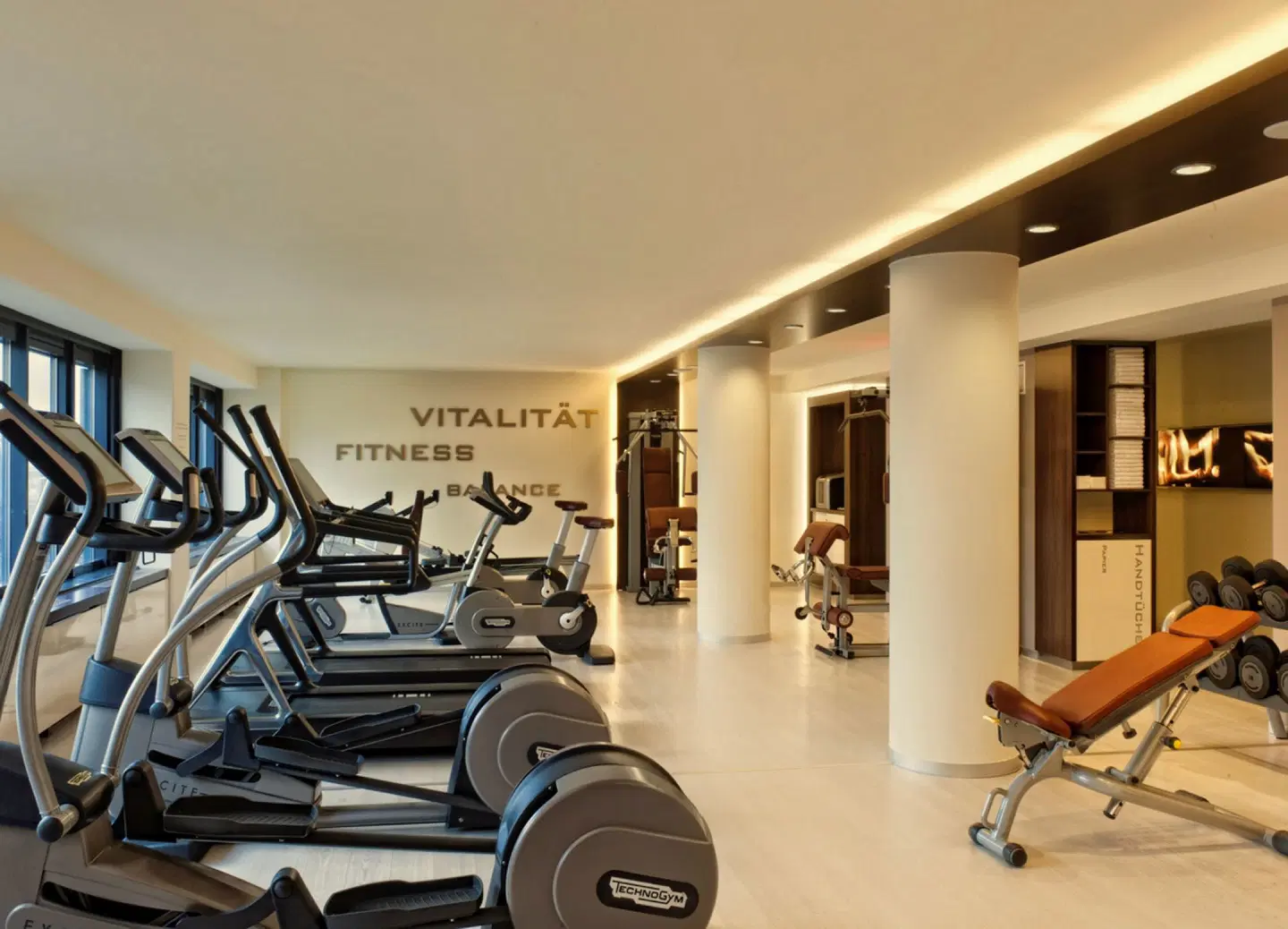 Estrel SPORTS_AND_LEISURE