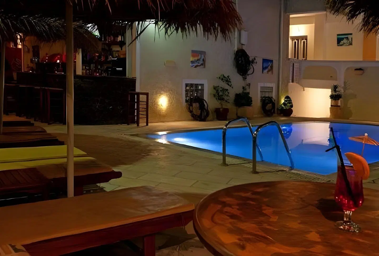 Sellada Apartments Hallenbad