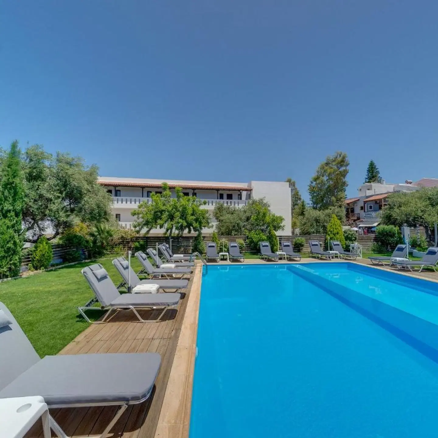 Valentina Apartments OUTDOOR_POOL