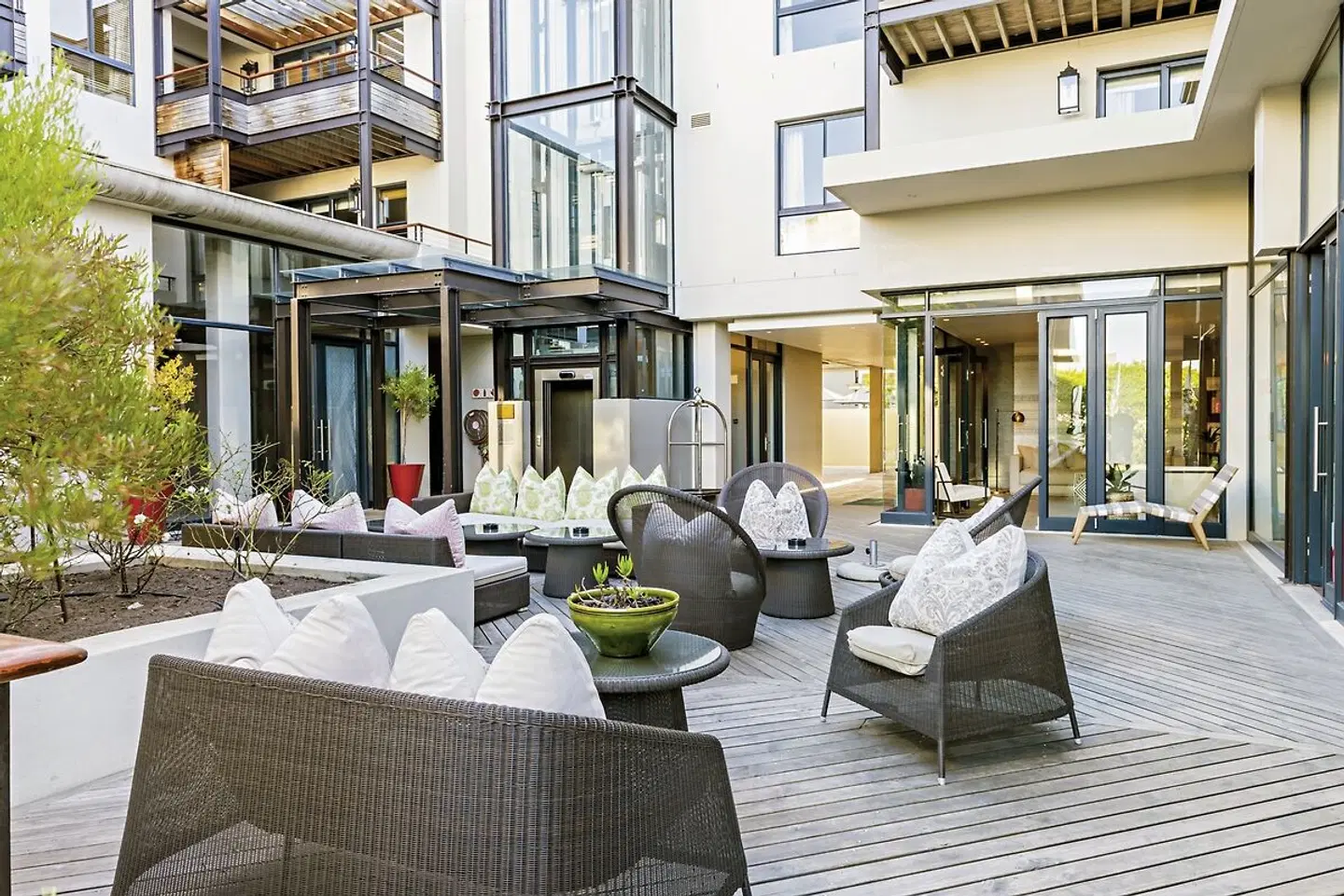 aha The Rex Hotel Terrasse