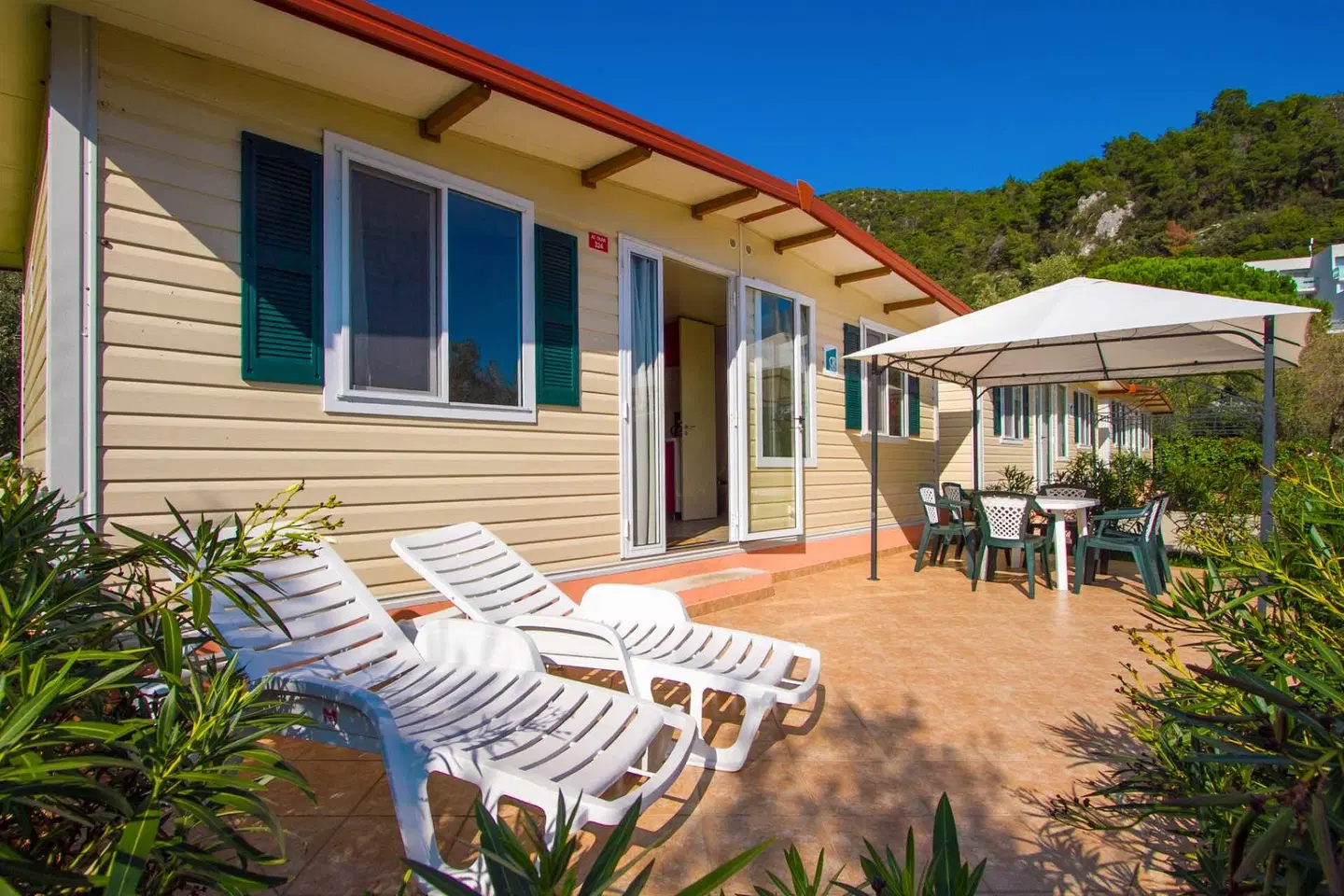 Oliva Camping Mobilehomes Terrasse