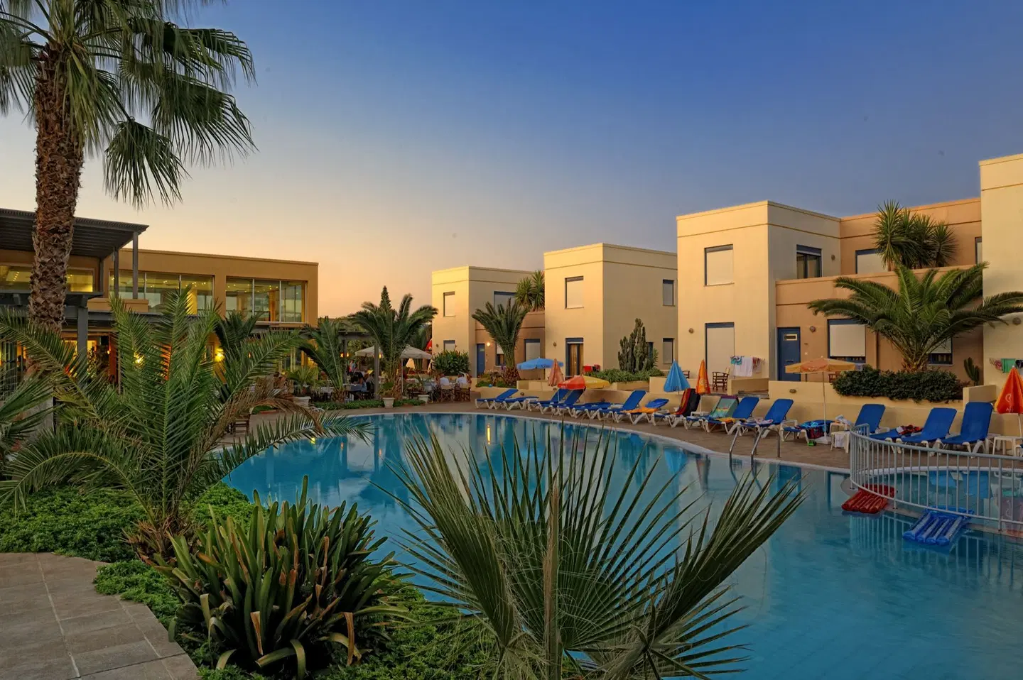 Meropi Hotel & Apartments OUTDOOR_POOL