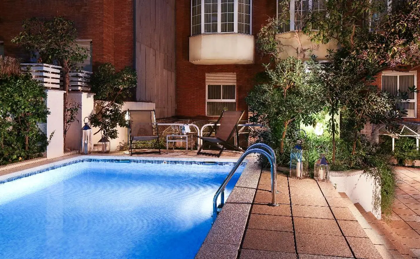Gran Derby Suites OUTDOOR_POOL