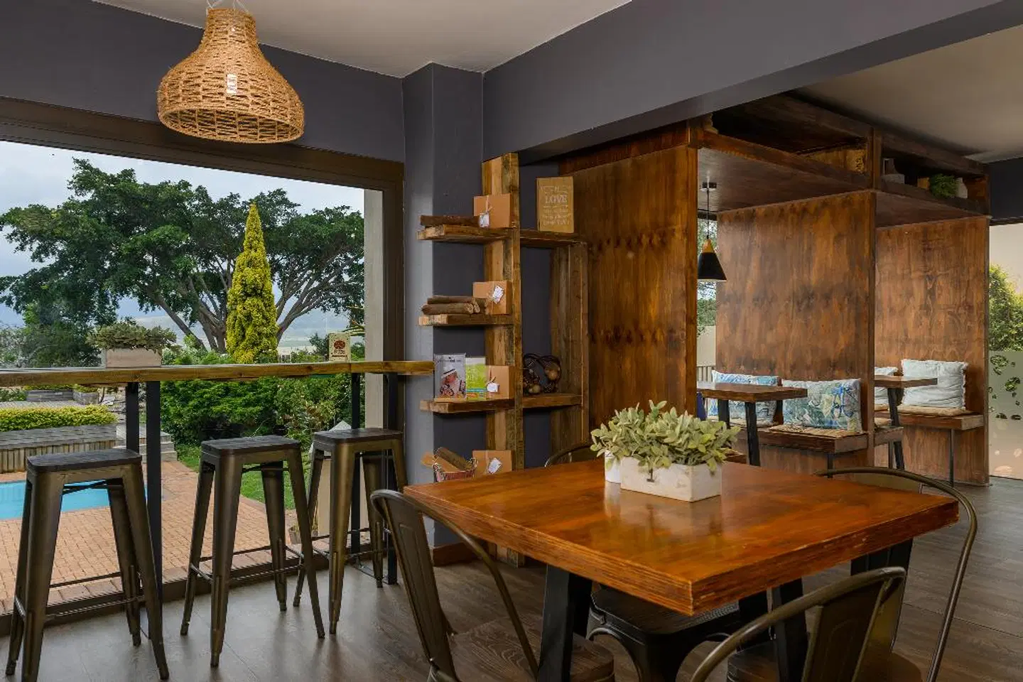 Cayley Mountain Resort Restaurant