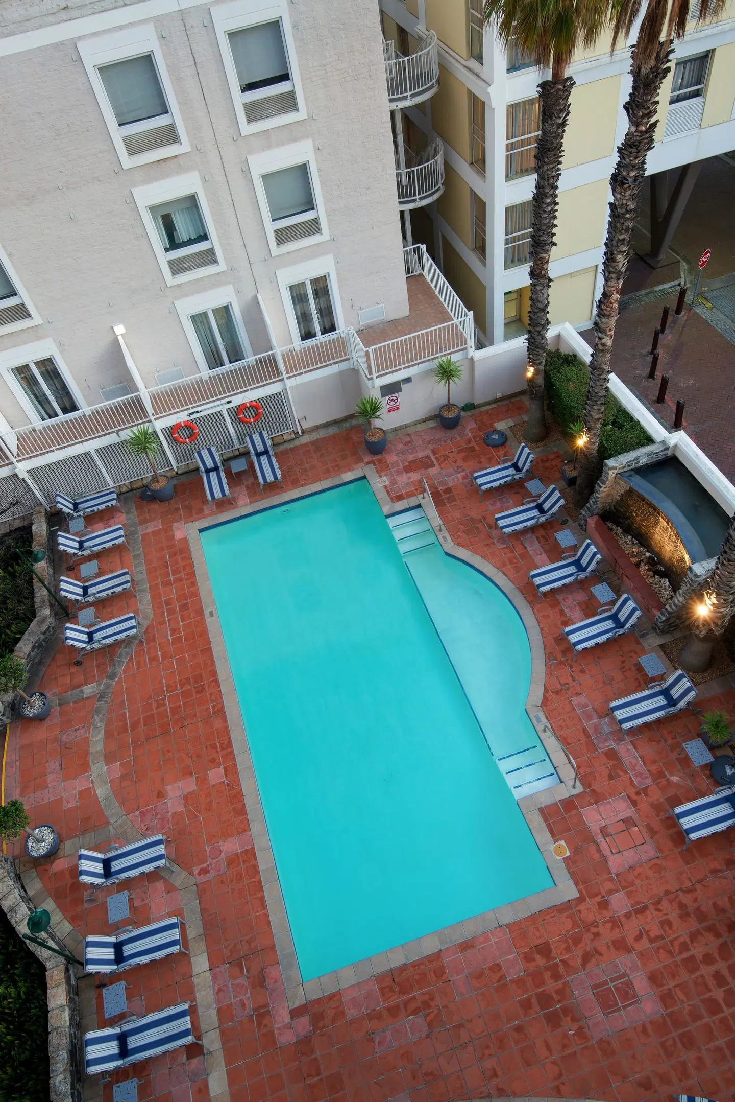 The Commodore Hotel OUTDOOR_POOL