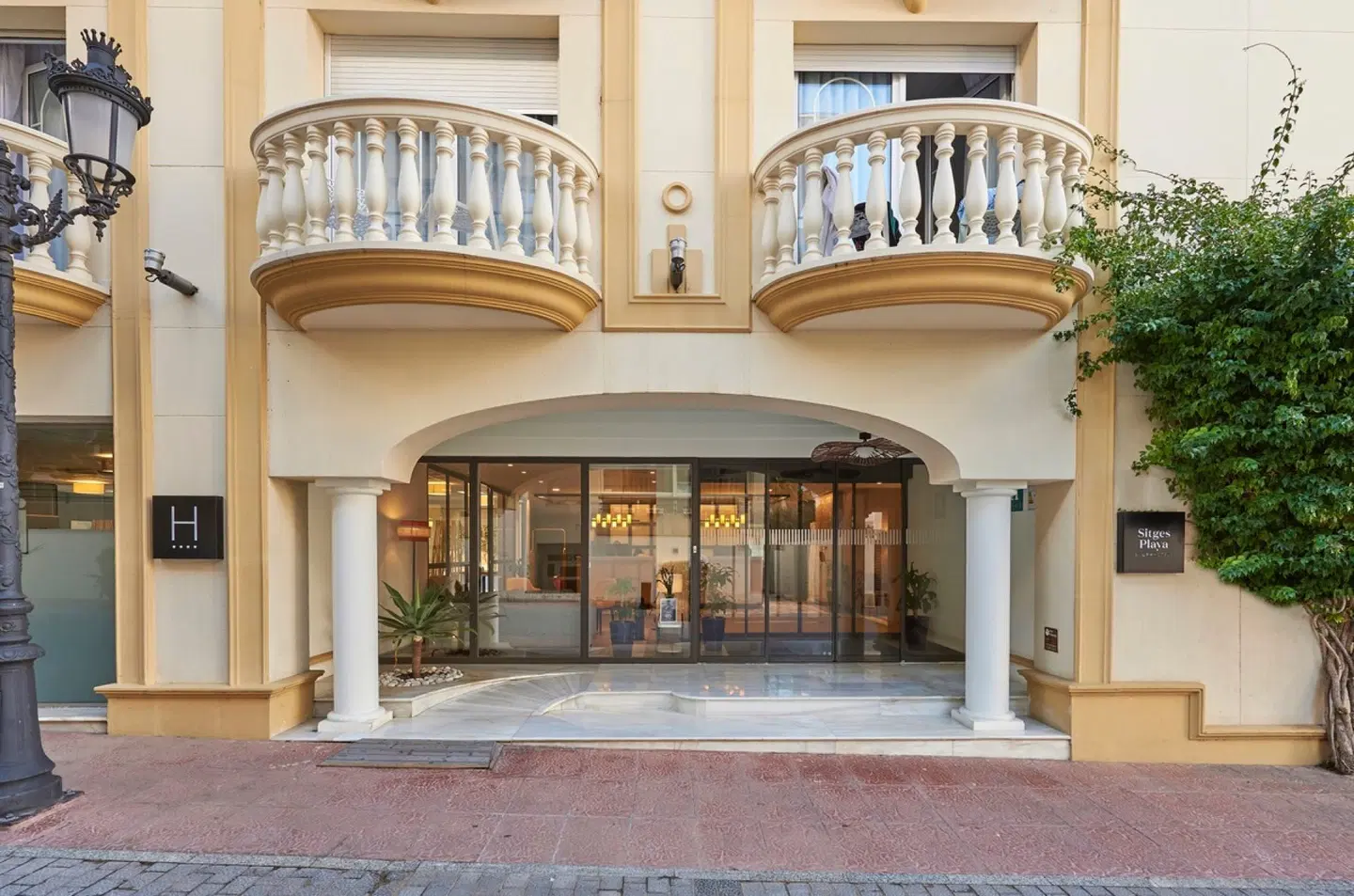 Sitges Playa by URH Hotels EXTERIOR