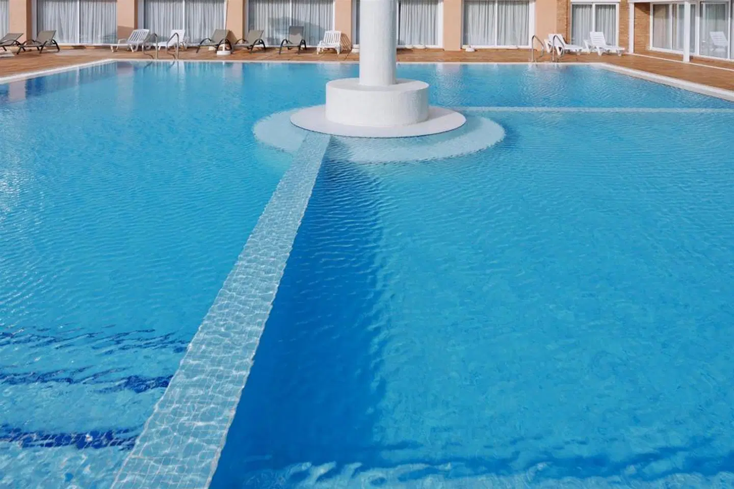 Serhs Sorra Daurada Hallenbad